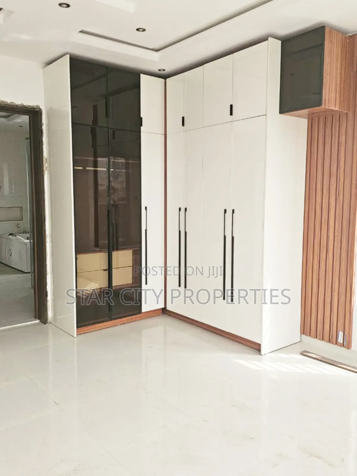 5bdrm Duplex in Magodo Phase 2 Gra for rent in Magodo