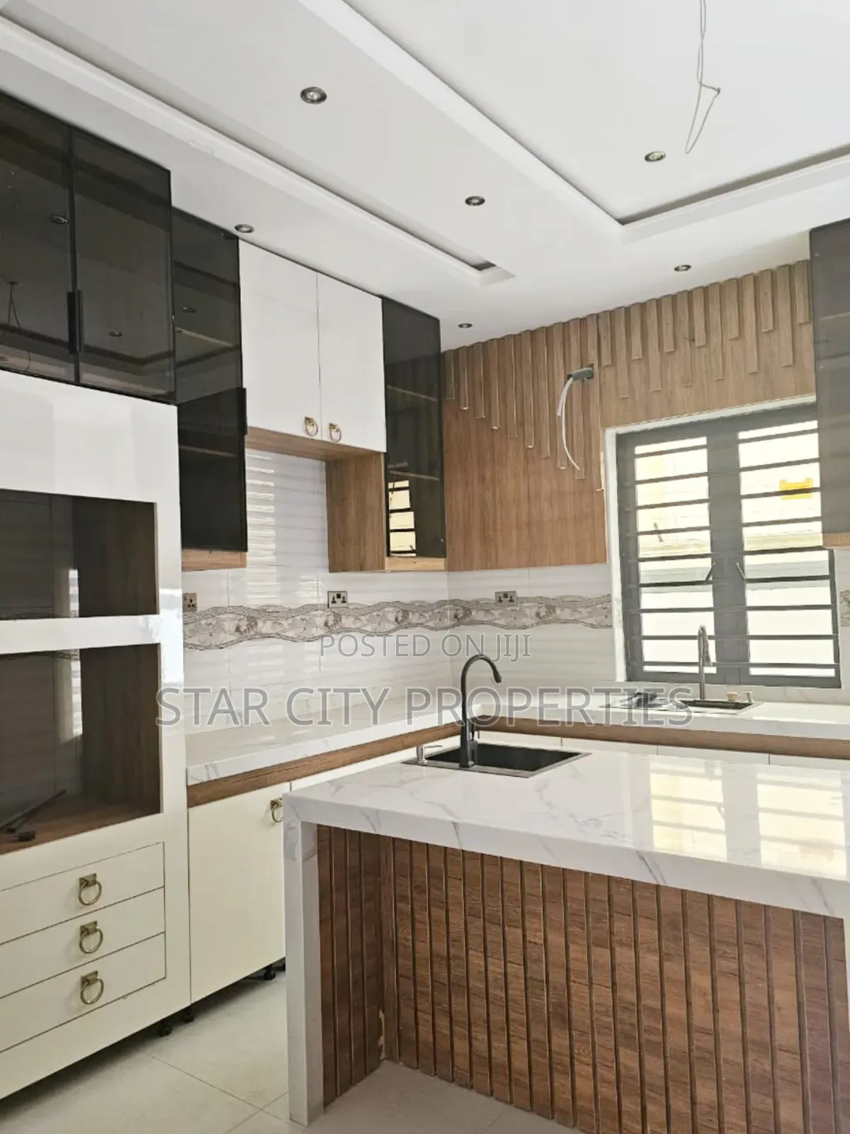 5bdrm Duplex in Magodo Phase 2 Gra for rent in Magodo