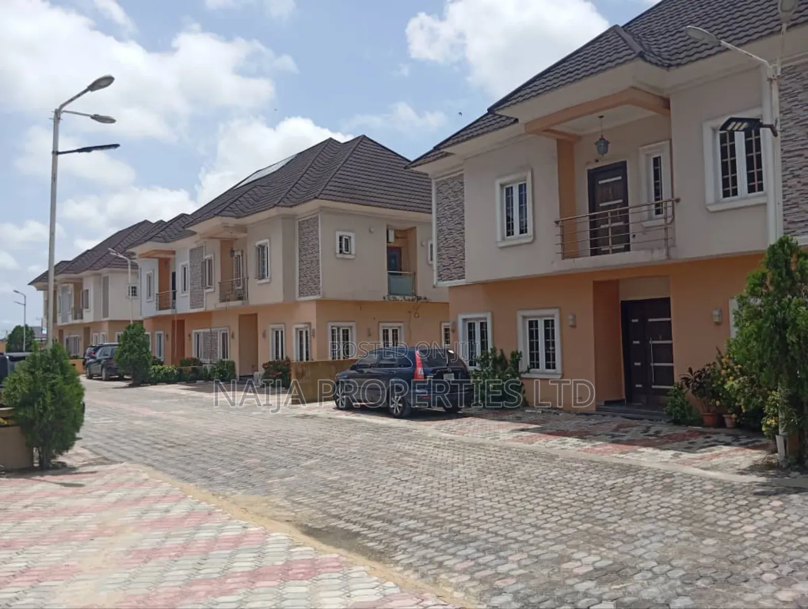 4bdrm Duplex in Abijo Gra for sale in Abijo