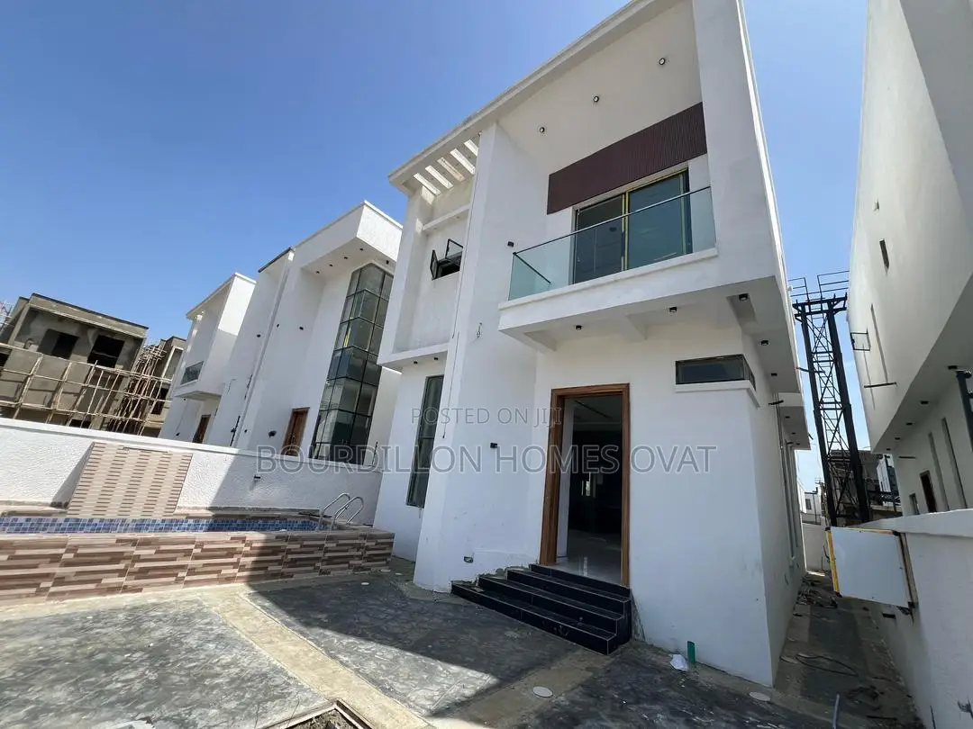 4bdrm Duplex in Chevron for sale in Chevron