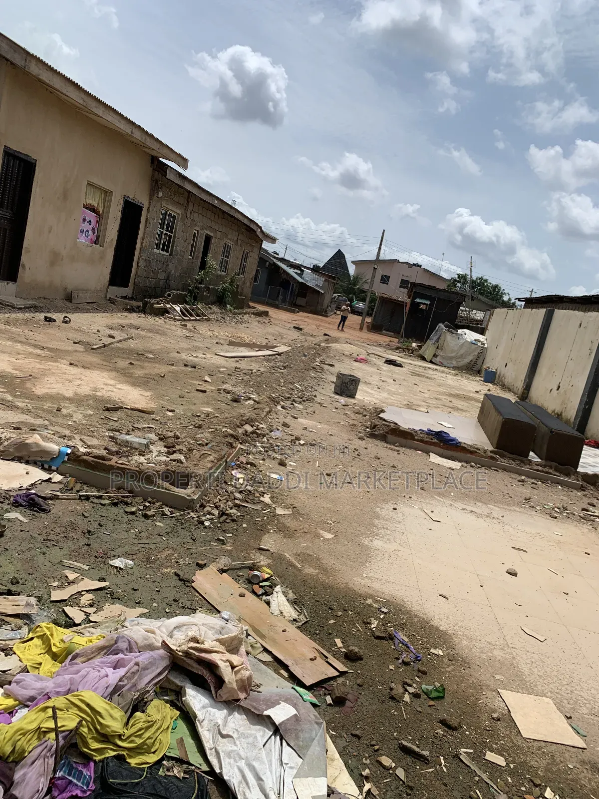 Half Plot of Land for Sale in a Very Good Location in Baruwa