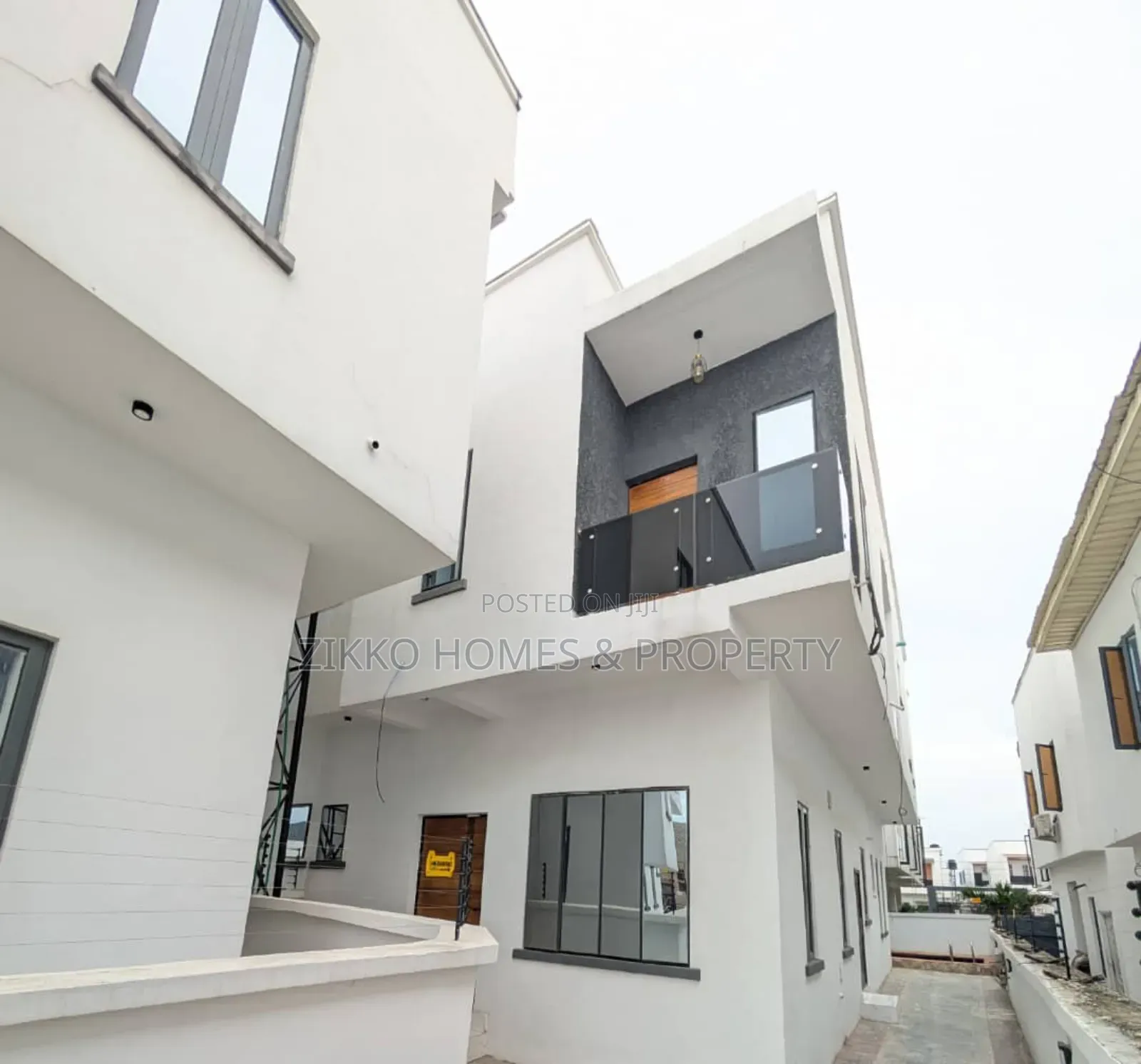 4bdrm Duplex in Ajah, Lekki for sale in Lekki