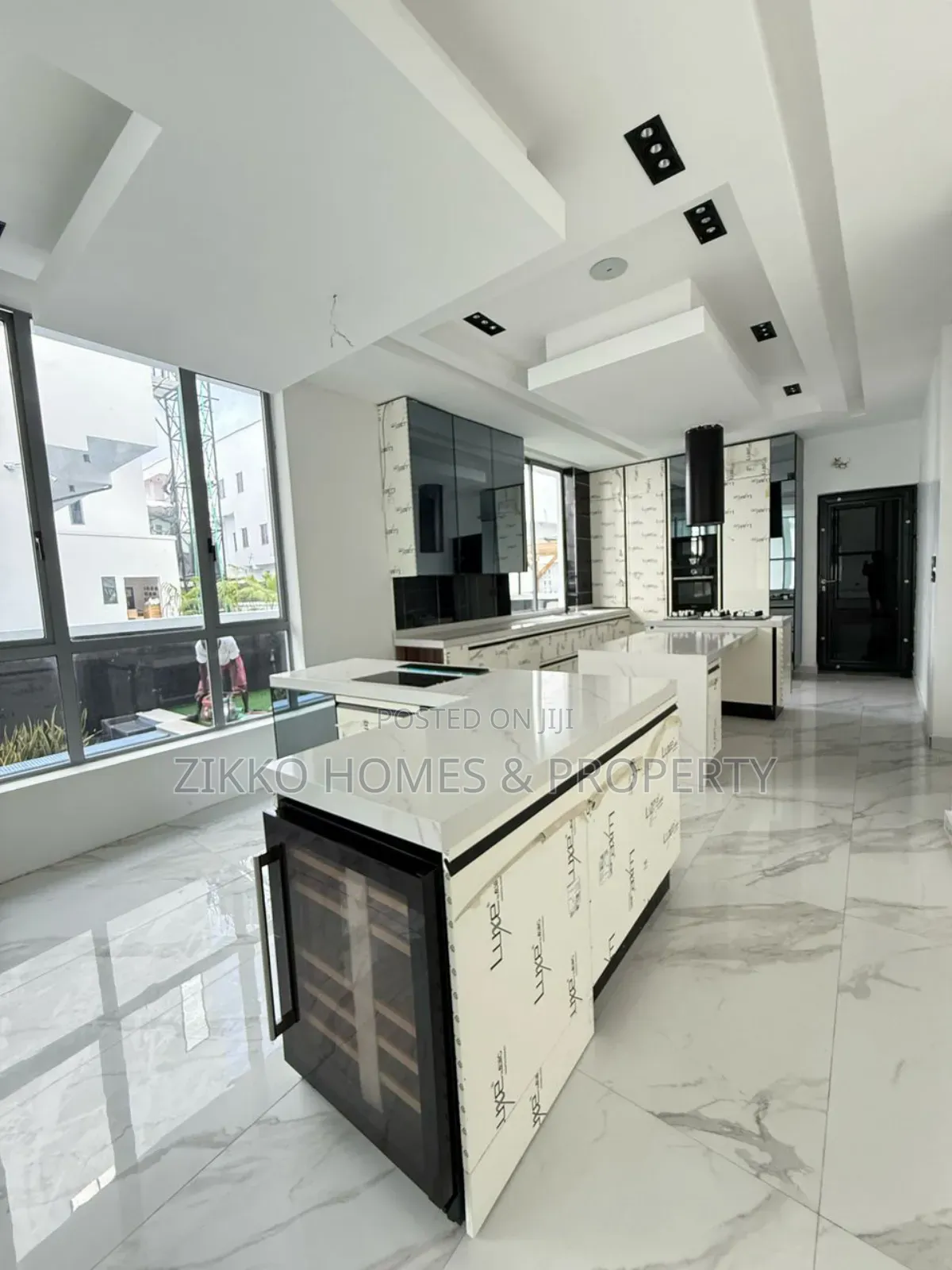 5bdrm Duplex in Osapa London, Lekki for sale in Lekki