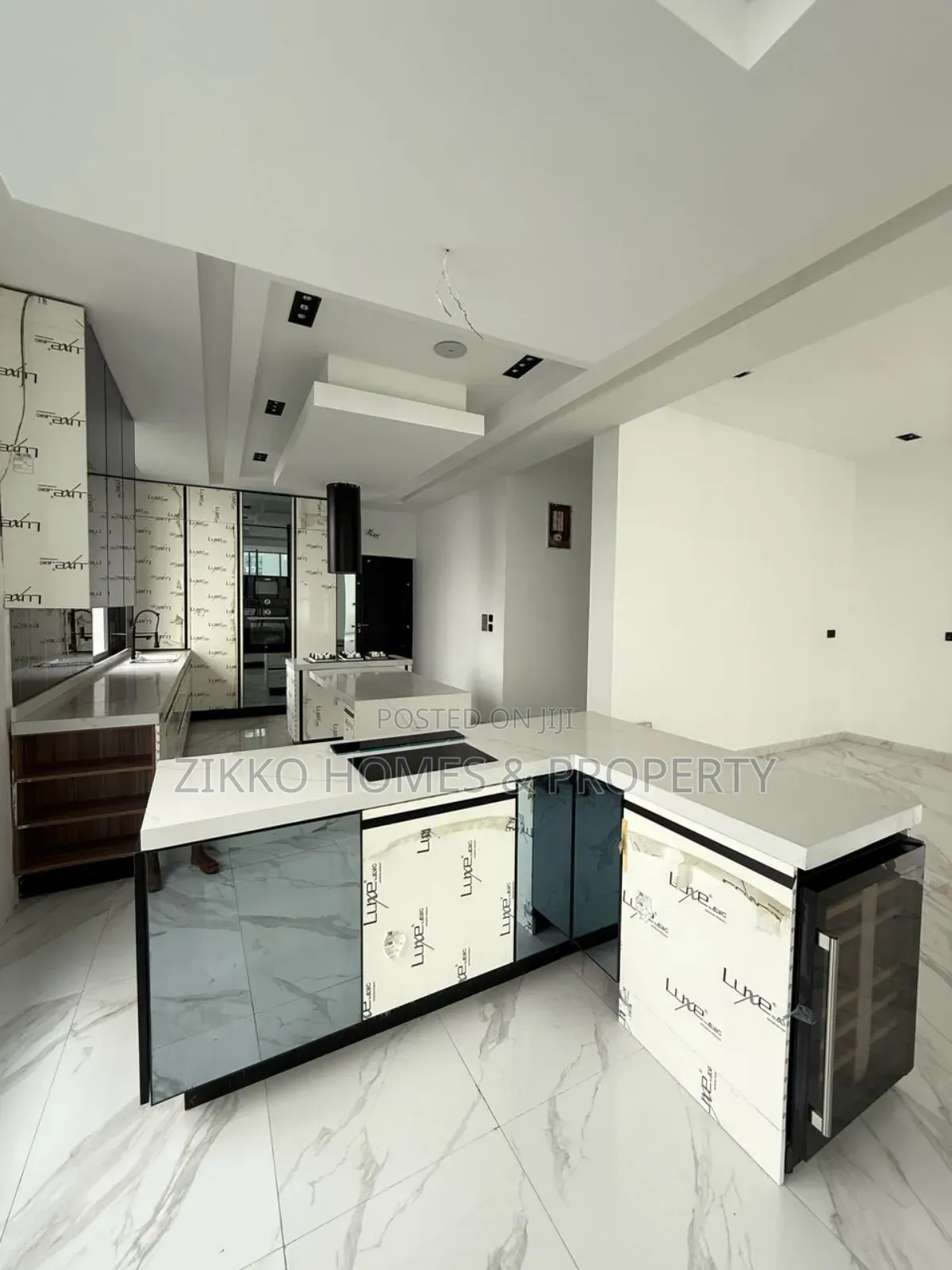5bdrm Duplex in Osapa London, Lekki for sale in Lekki