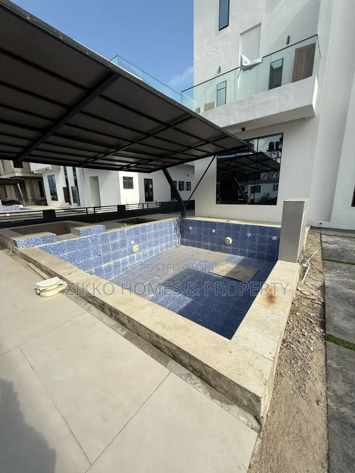 5bdrm Duplex in Osapa London, Lekki for sale in Lekki