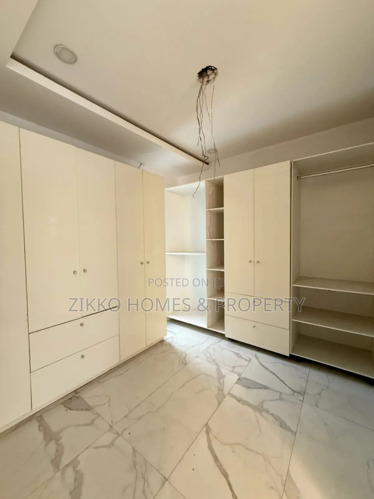 5bdrm Duplex in Osapa London, Lekki for sale in Lekki