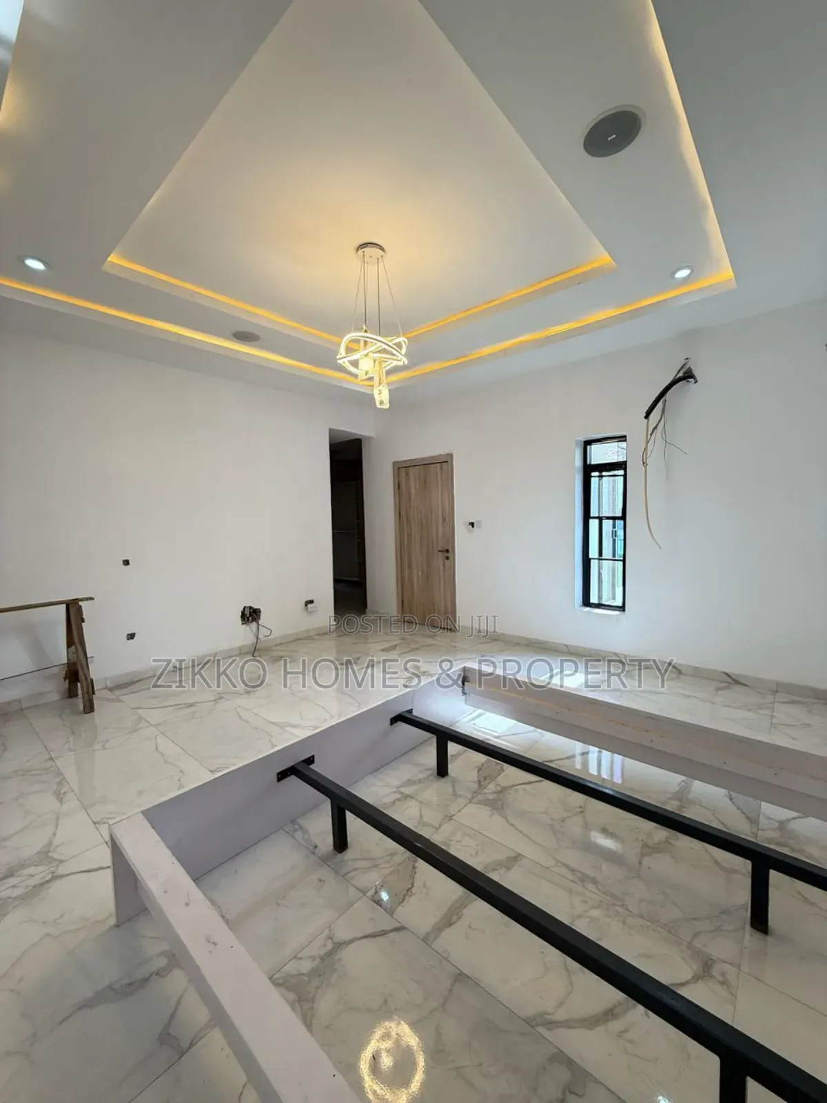 5bdrm Duplex in Osapa London, Lekki for sale in Lekki