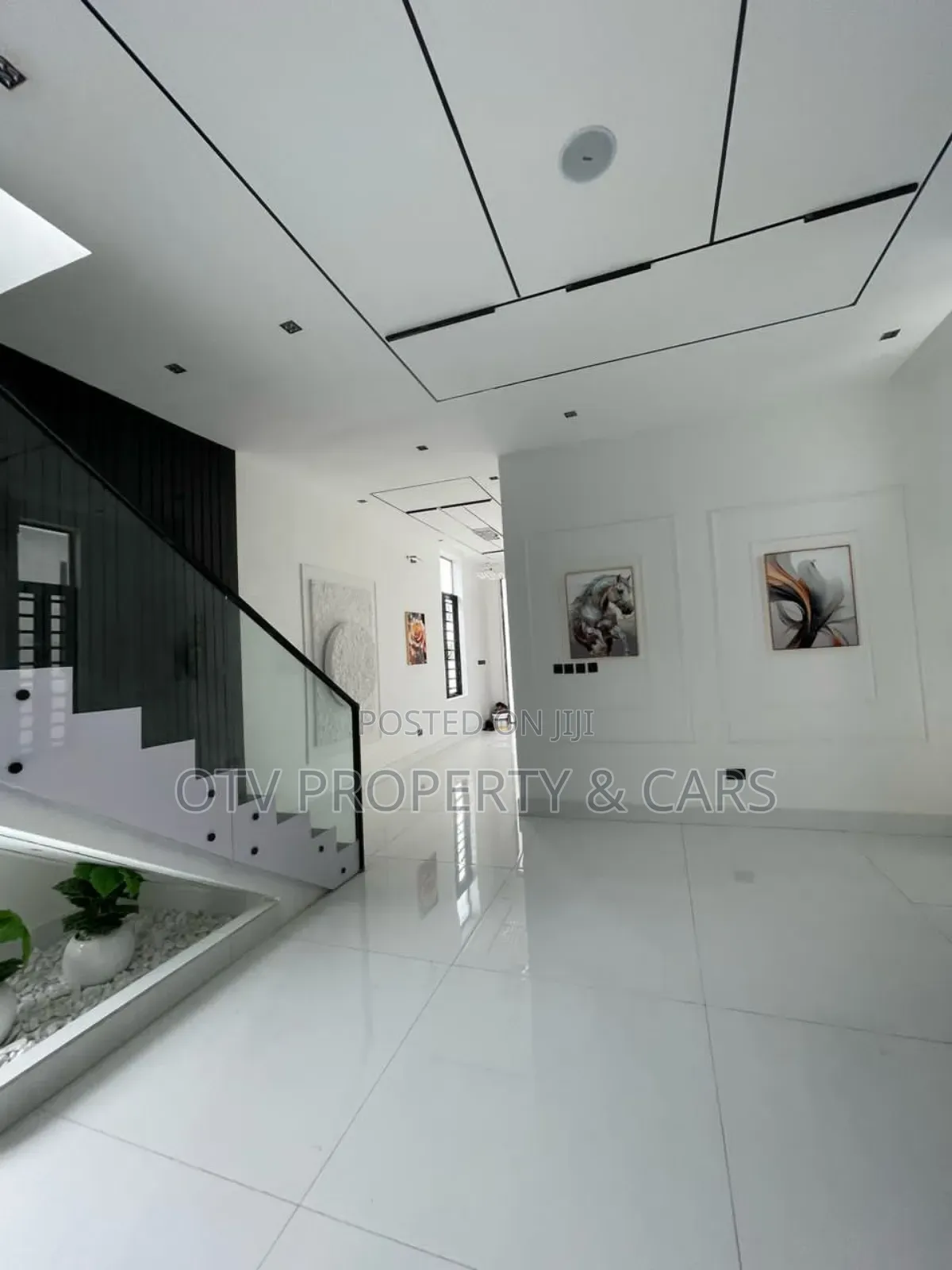 Furnished 5bdrm Duplex in Chevron for sale in Chevron