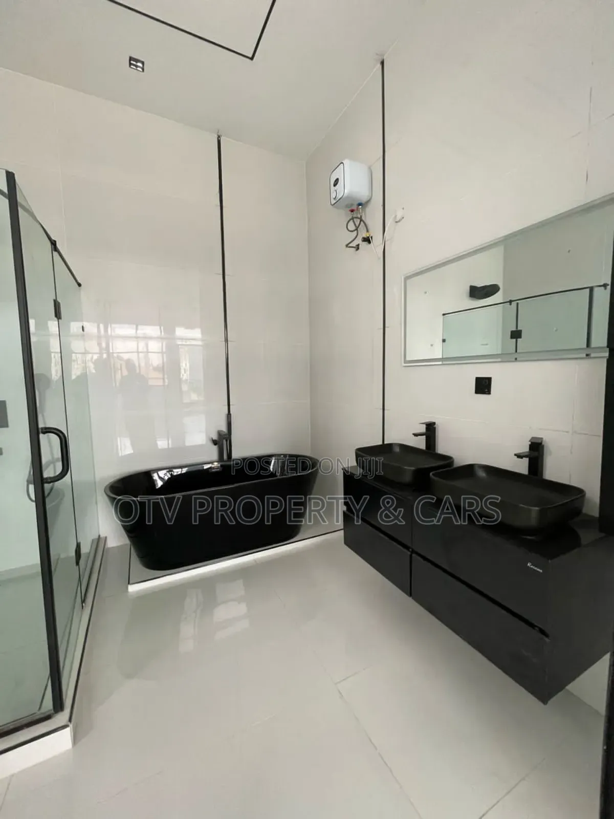 Furnished 5bdrm Duplex in Chevron for sale in Chevron