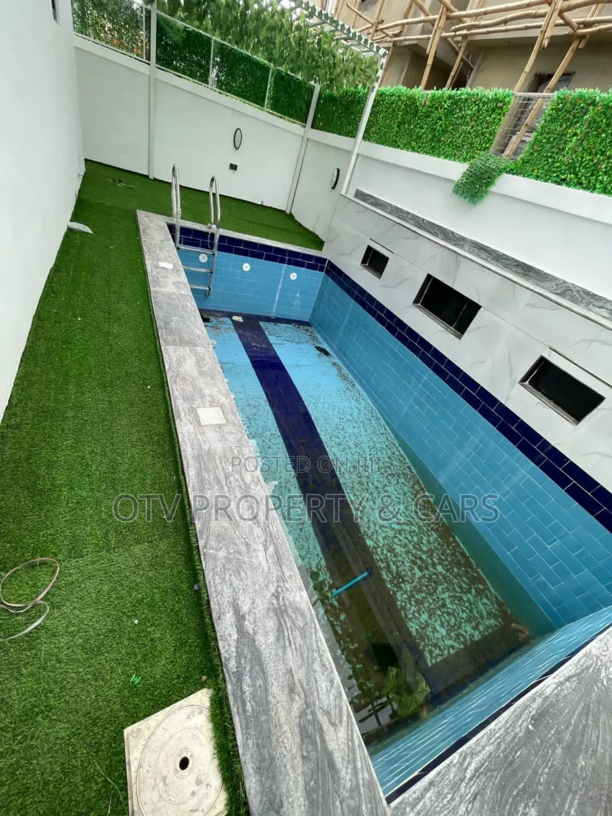 Furnished 5bdrm Duplex in Chevron for sale in Chevron