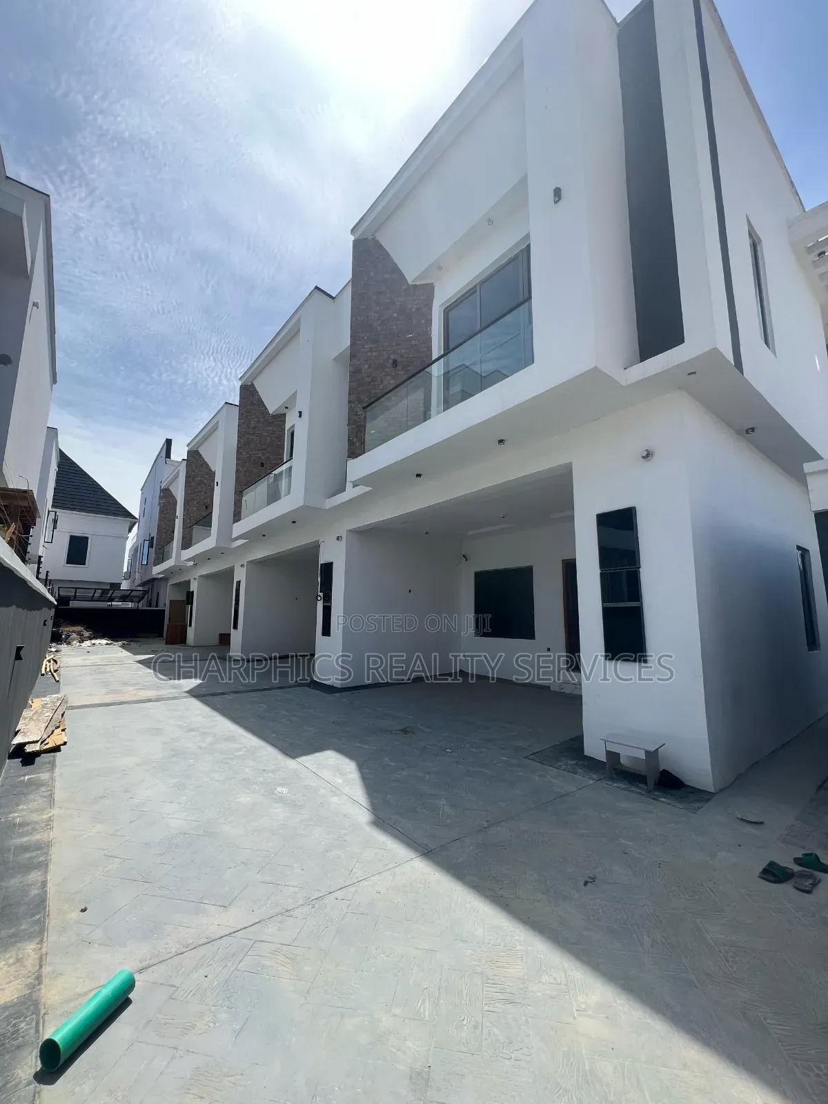 4bdrm Duplex in Lekki Phase 2 for sale in Lekki Phase 2