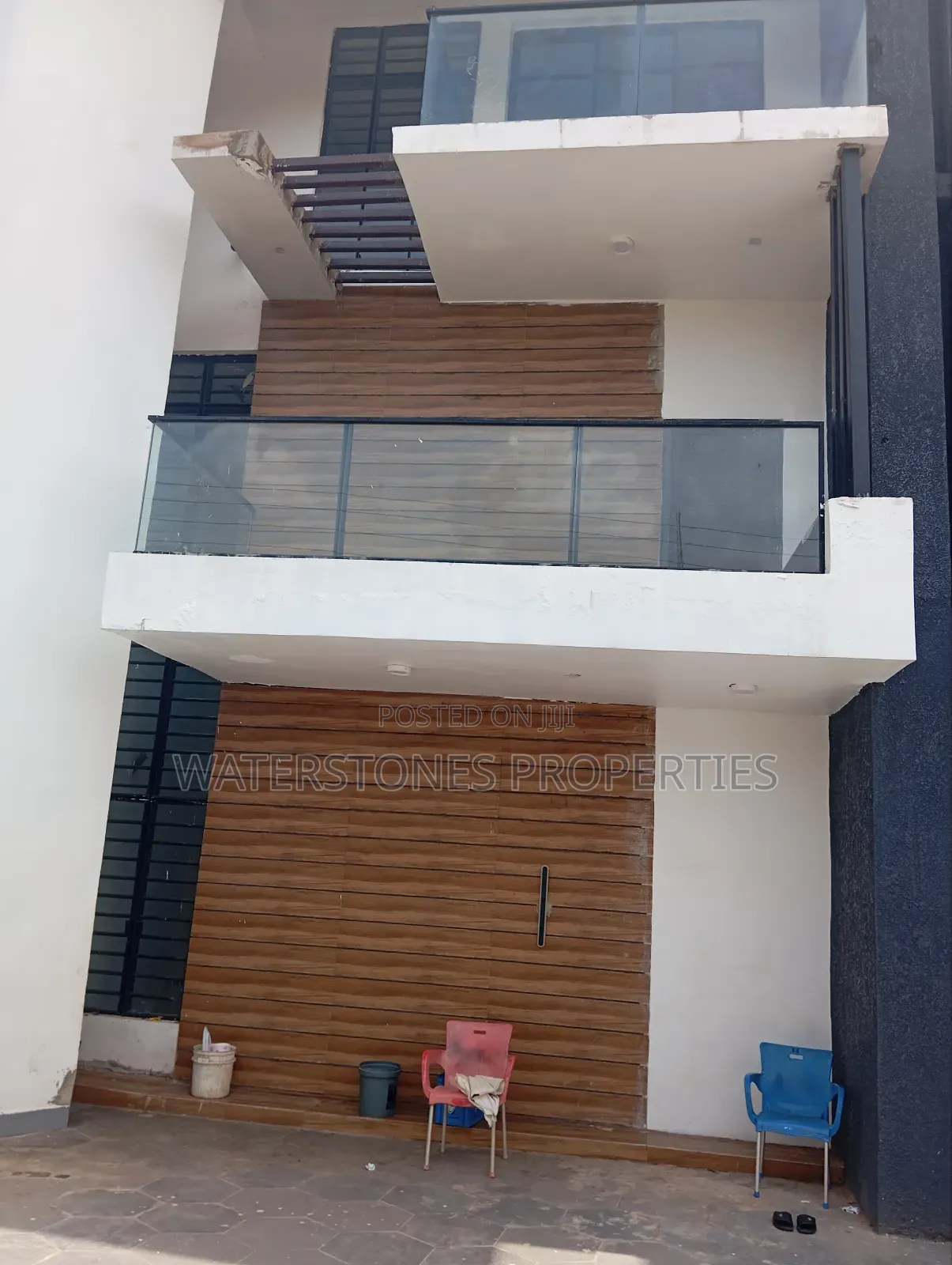 5bdrm Duplex in Federal Housing, Oshimili South for sale in Oshimili South