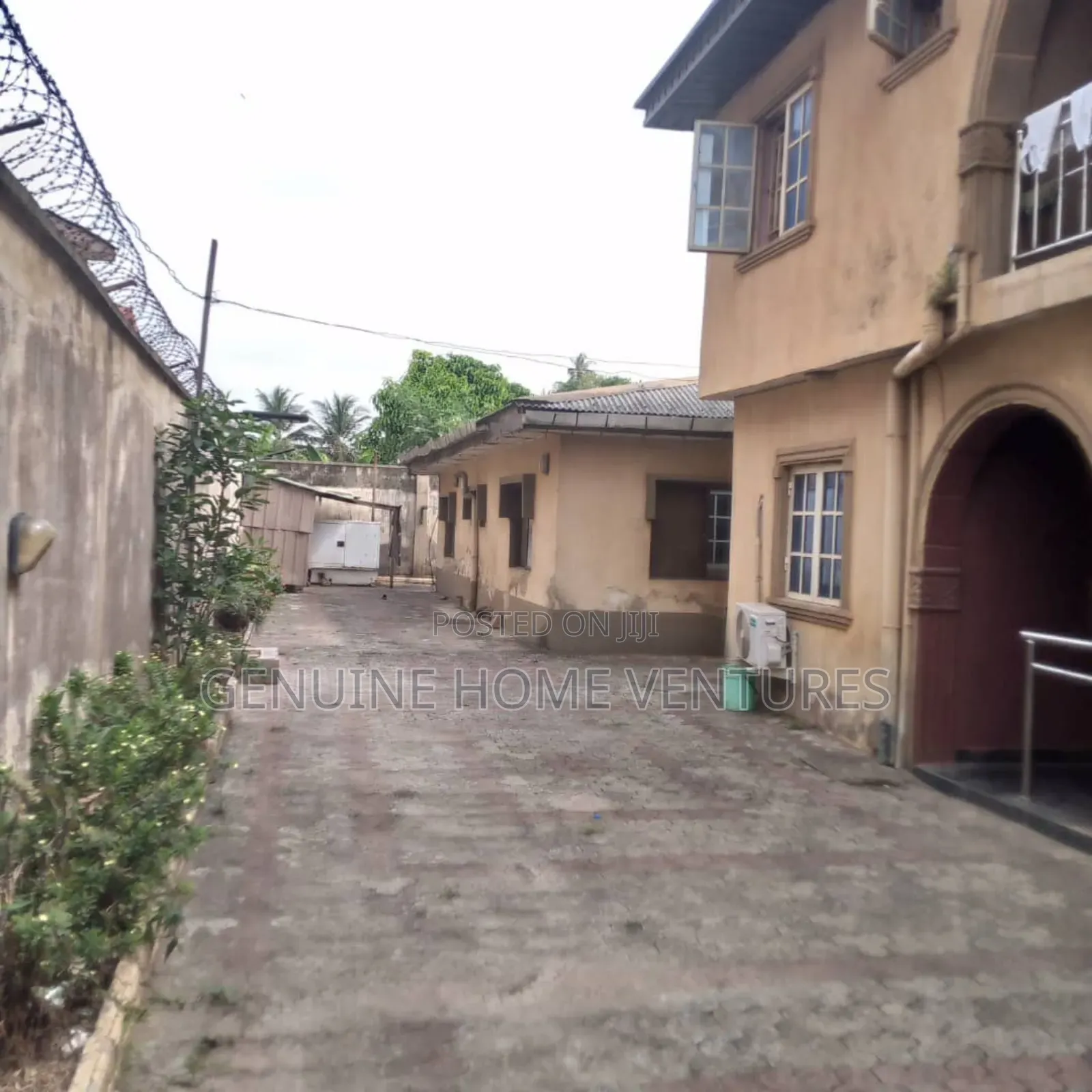 11bdrm Duplex in Unity Estate, Agric for sale in Agric