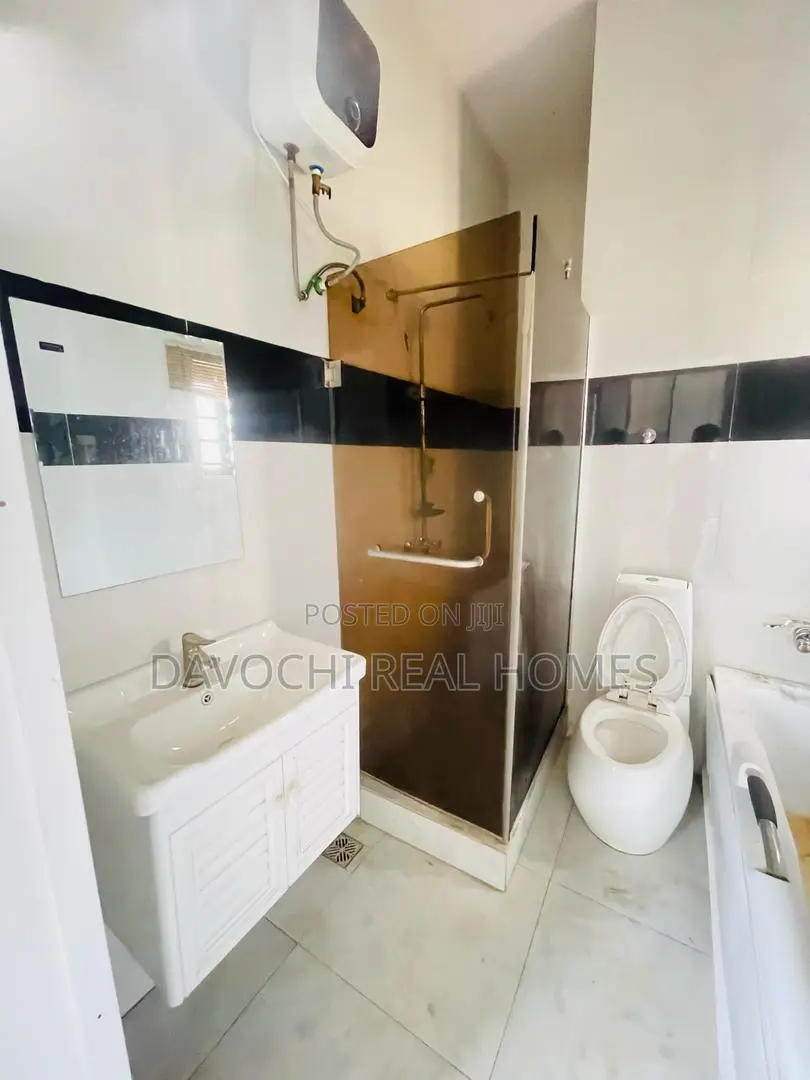 4bdrm Duplex in Ikota for rent in Ikota
