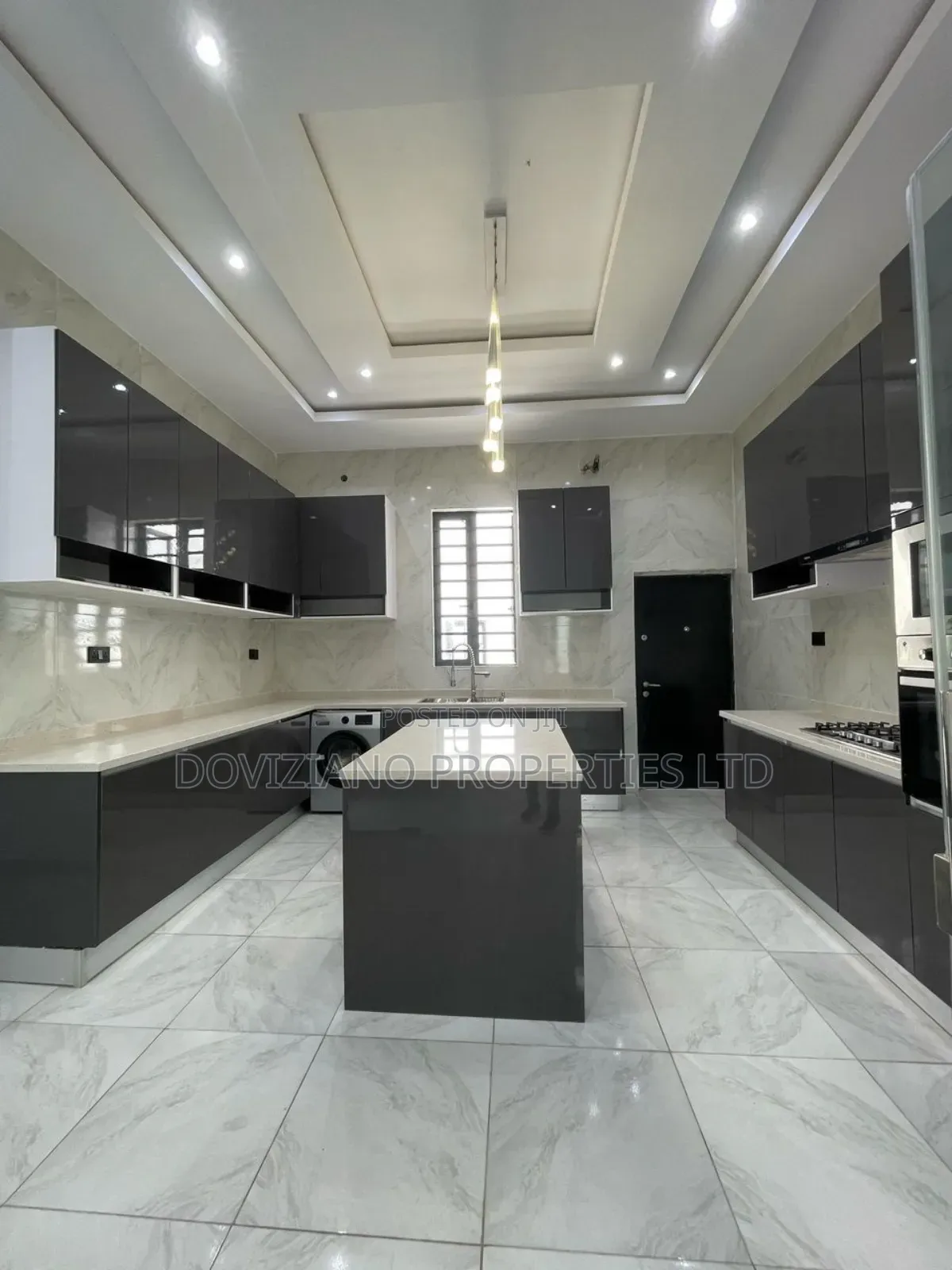 Furnished 5bdrm Duplex in Lekki for sale in Lekki