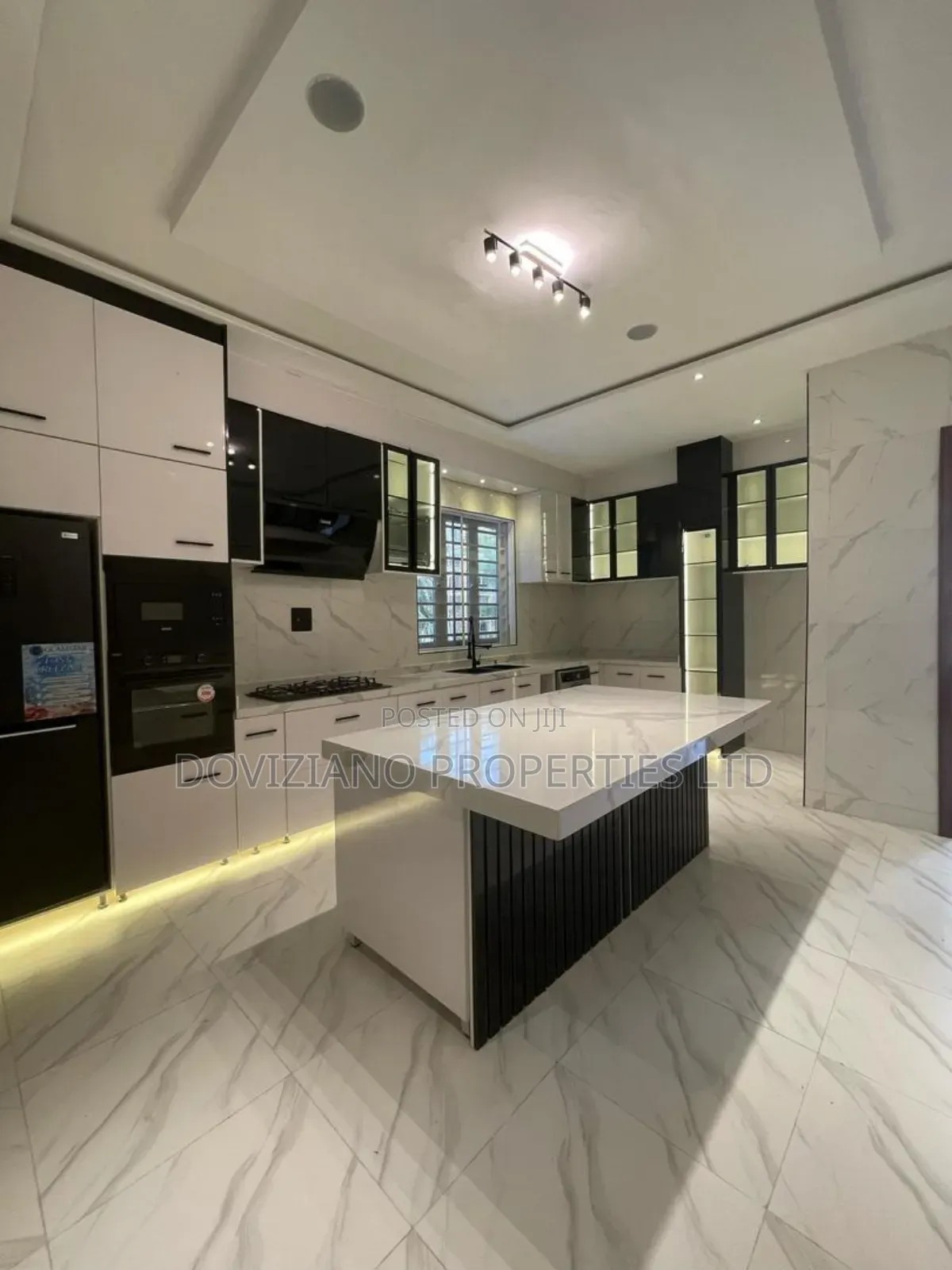 Furnished 5bdrm Duplex in Lekki for sale in Lekki