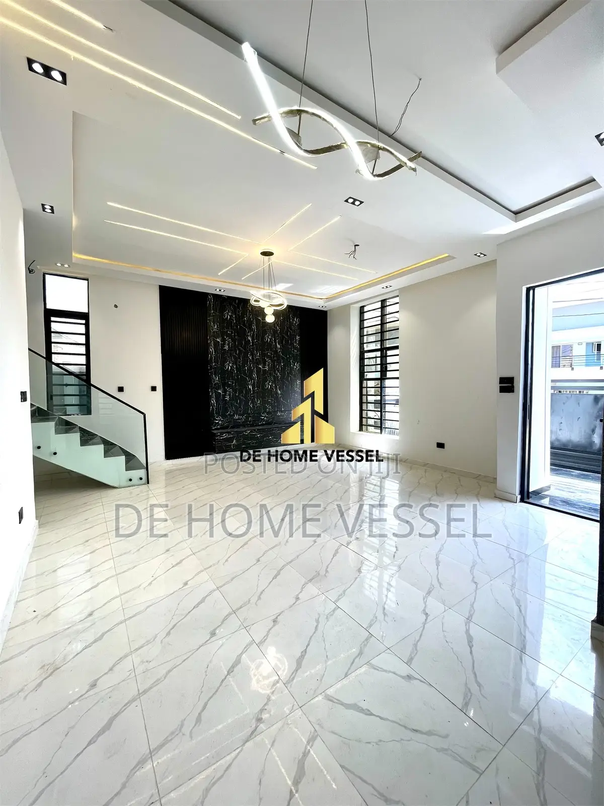4bdrm Duplex in Ikota for sale in Ikota