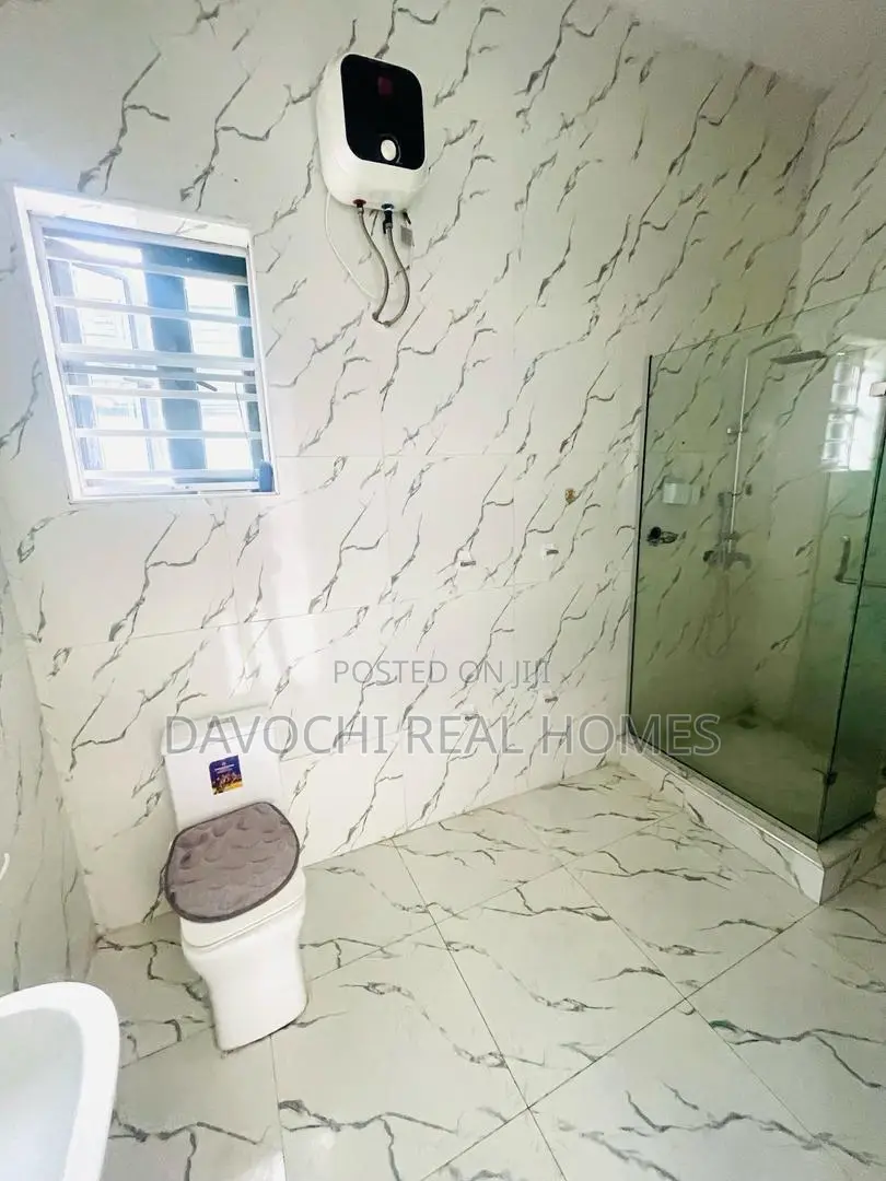 4bdrm Duplex in Chevron for rent in Chevron