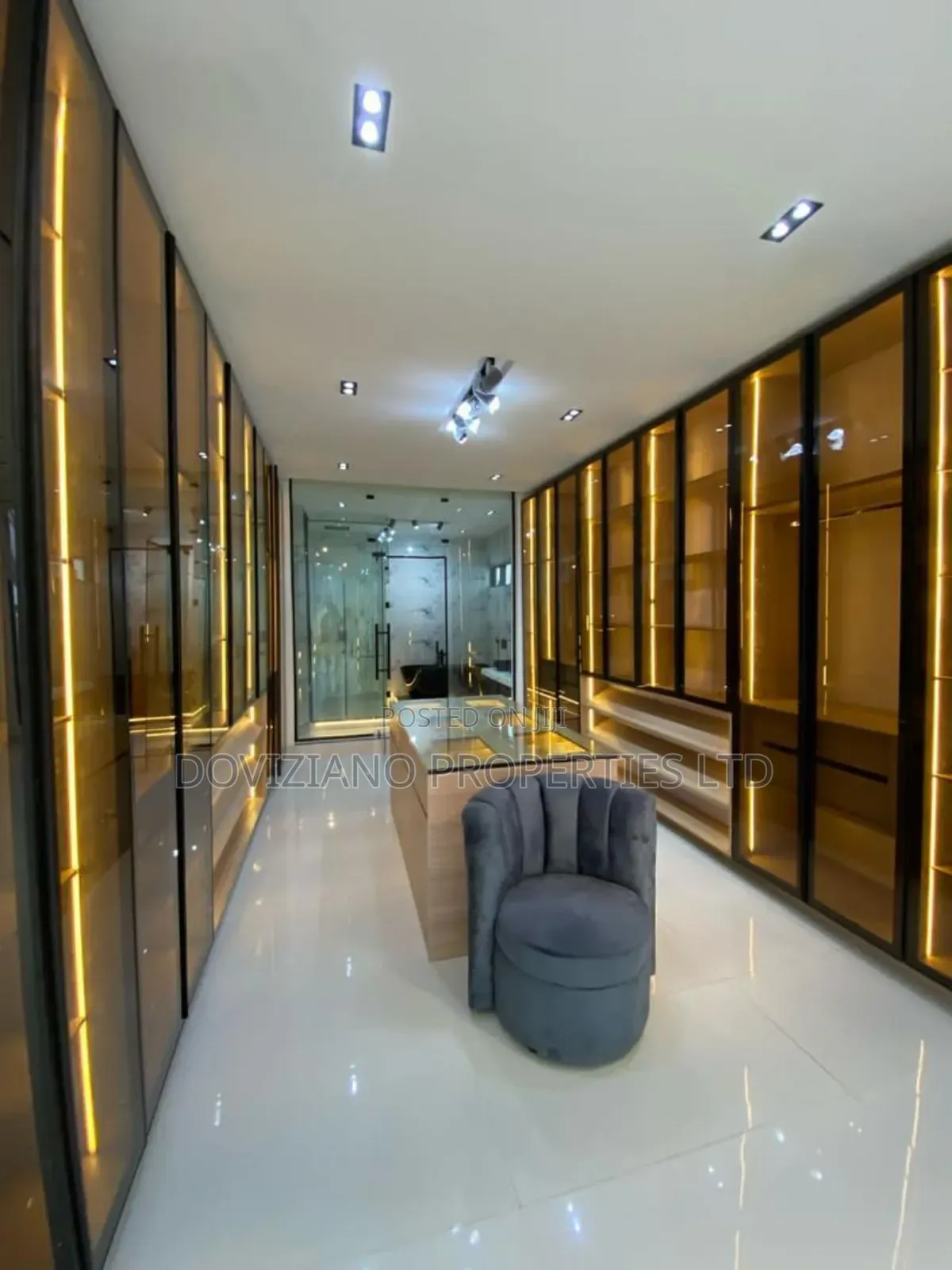 5bdrm Duplex in Ikota for sale in Ikota