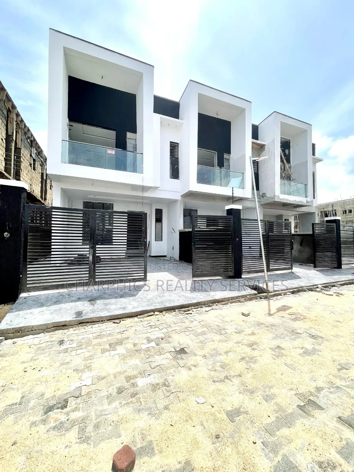 4bdrm Duplex in Ikota for sale in Ikota