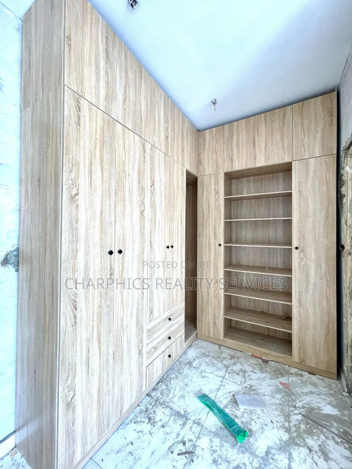 4bdrm Duplex in Ikota for sale in Ikota