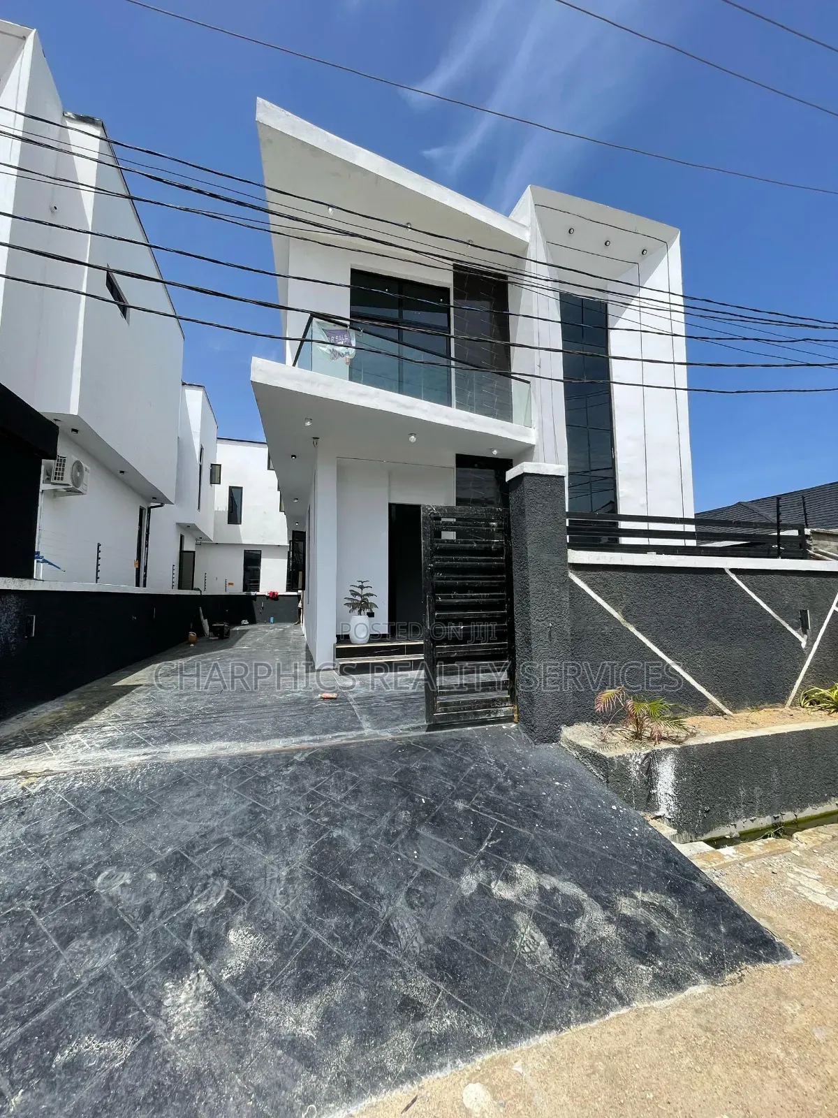 4bdrm Duplex in Ikota for sale in Ikota