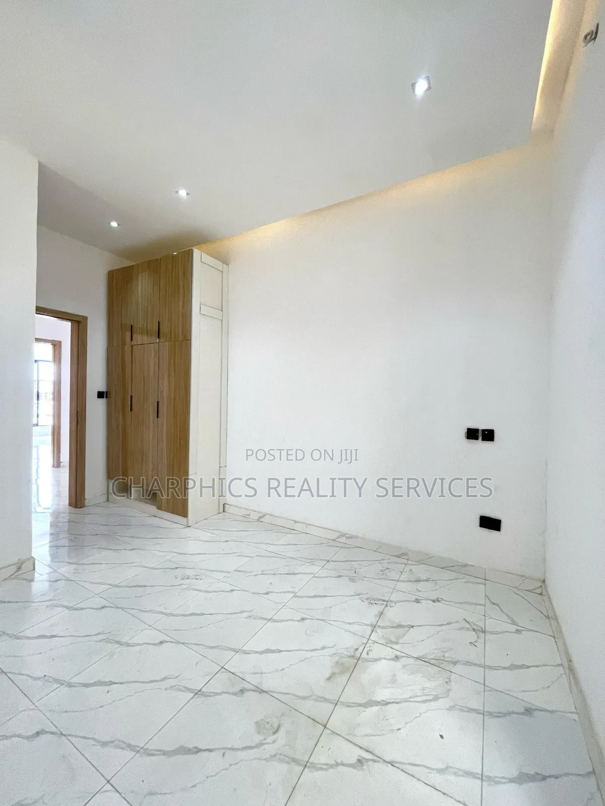 4bdrm Duplex in Ikota for sale in Ikota