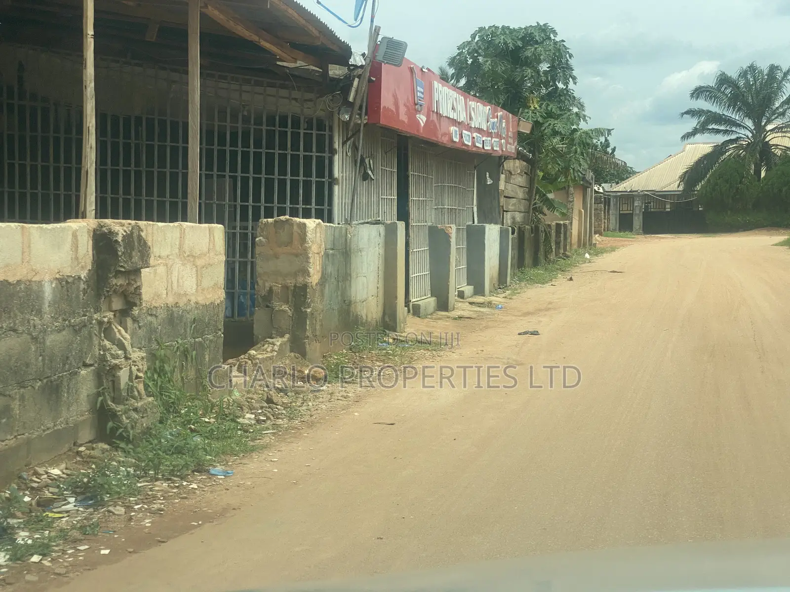 Genuine 200ft by 200ft(4plots) on a Tarred Road in Ugbor in Benin City