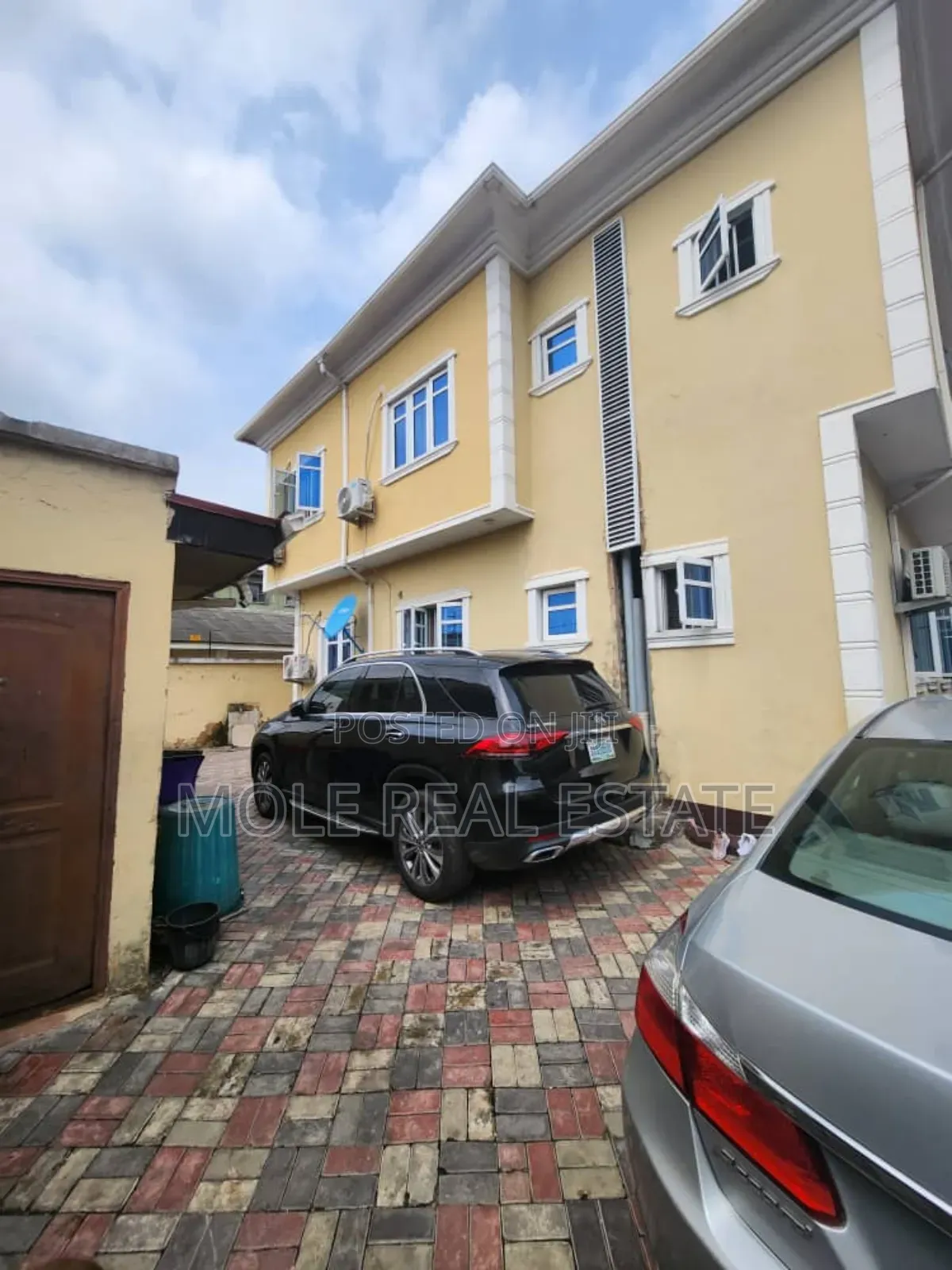 Furnished 4bdrm Block of Flats in Randle Avenue Surulere for sale in Surulere