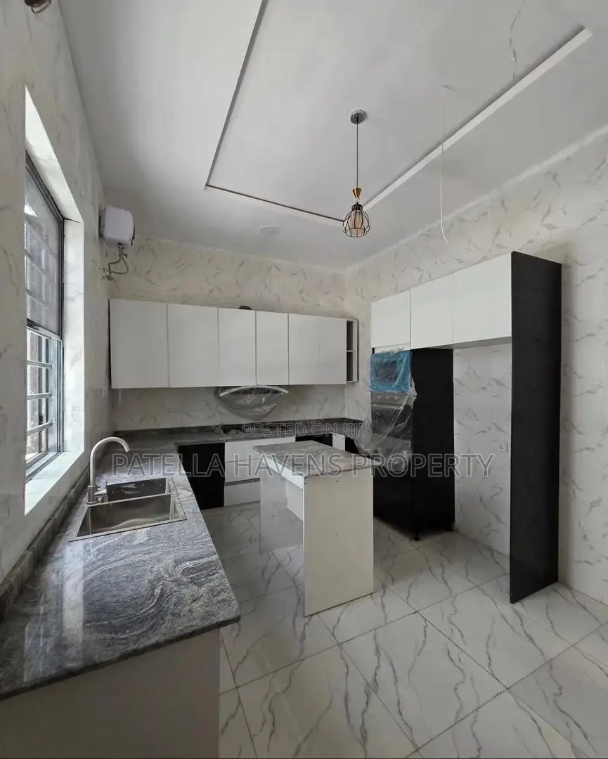 4bdrm Duplex in Lekki for sale in Lekki