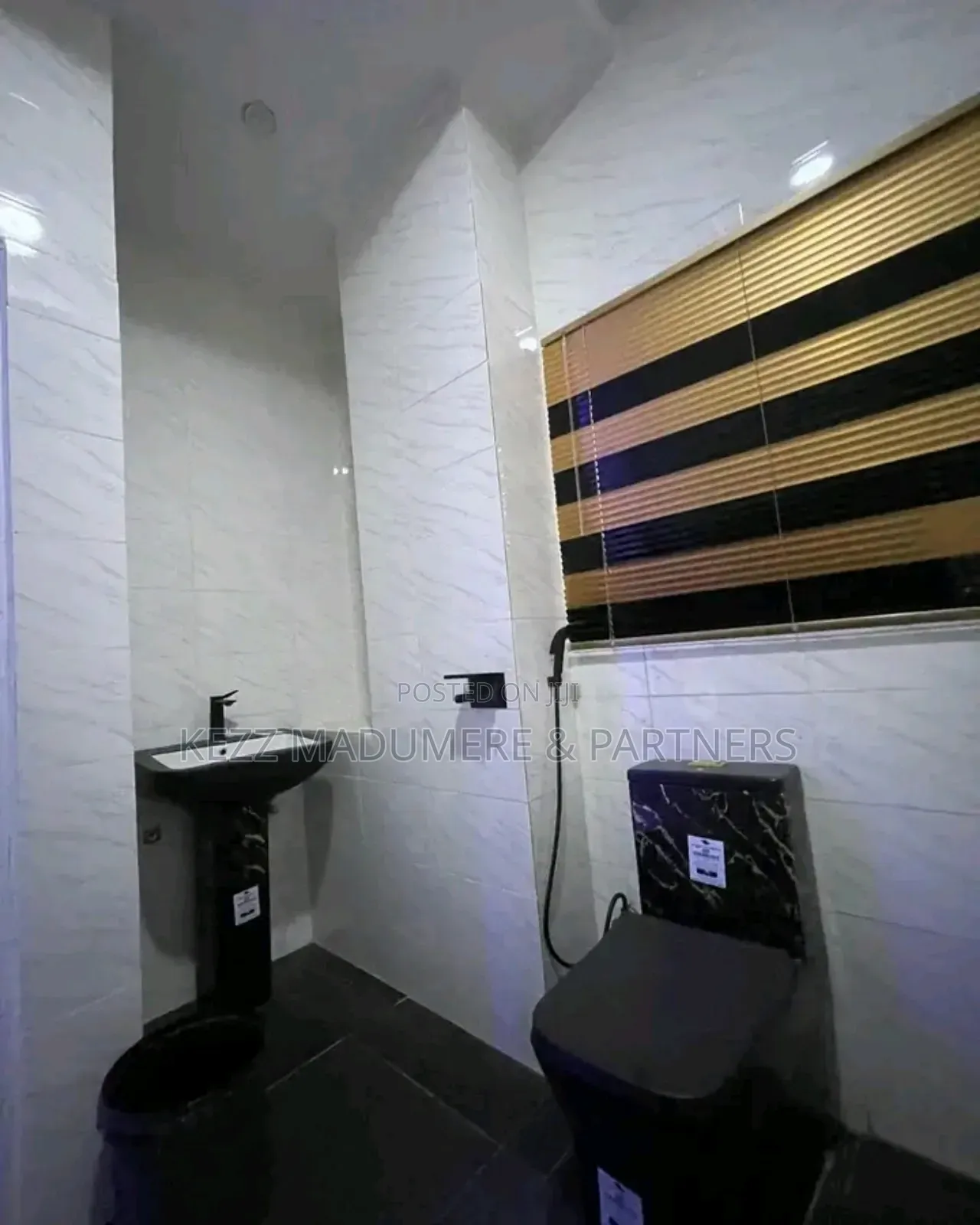 7bdrm Duplex in Eneka Eliozu Link for sale in Port-Harcourt