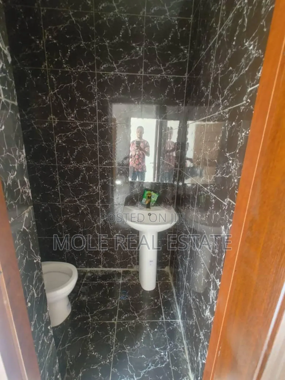 3bdrm Block of Flats in Gowon Estate, Egbeda / Egbeda for sale in Egbeda / Egbeda