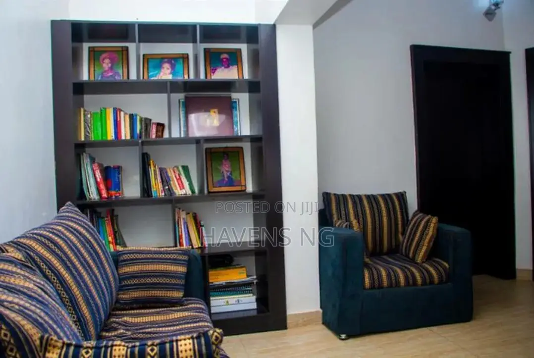 2 Bedroom Apartment With Modern Facilities in Apo Resettlement