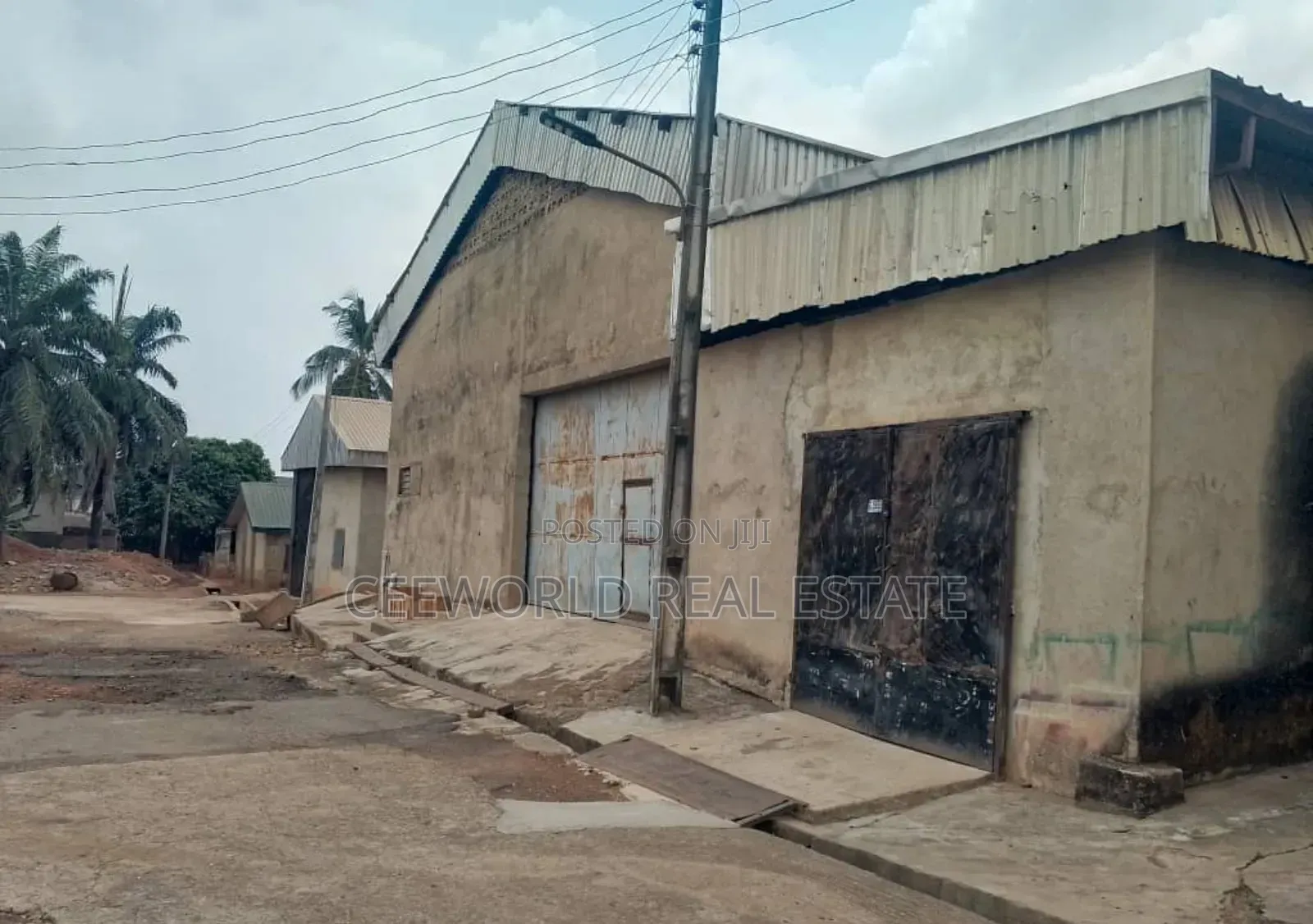 Over 4700sqm Warehouse Available for Sale in Alakia