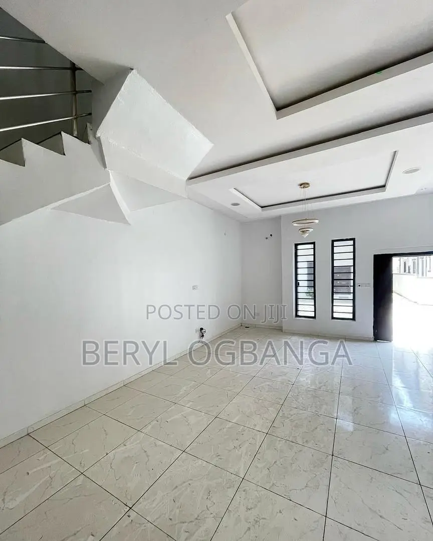 4bdrm Duplex in Lekki Phase 2 for rent in Lekki Phase 2