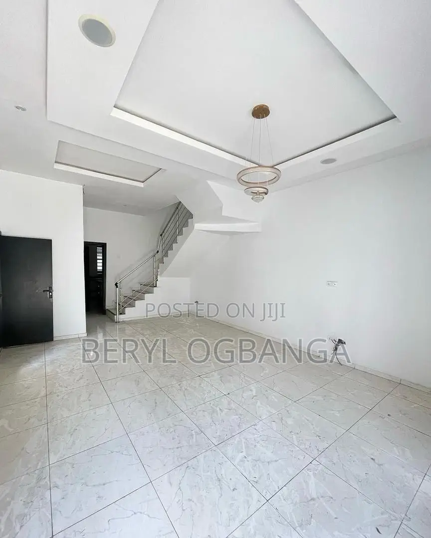 4bdrm Duplex in Lekki Phase 2 for rent in Lekki Phase 2