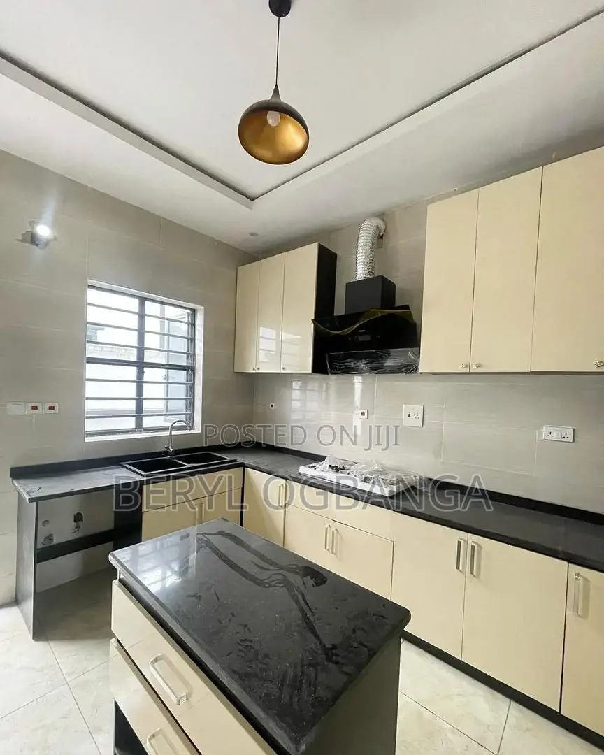 4bdrm Duplex in Lekki Phase 2 for rent in Lekki Phase 2