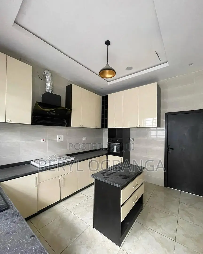 4bdrm Duplex in Lekki Phase 2 for rent in Lekki Phase 2