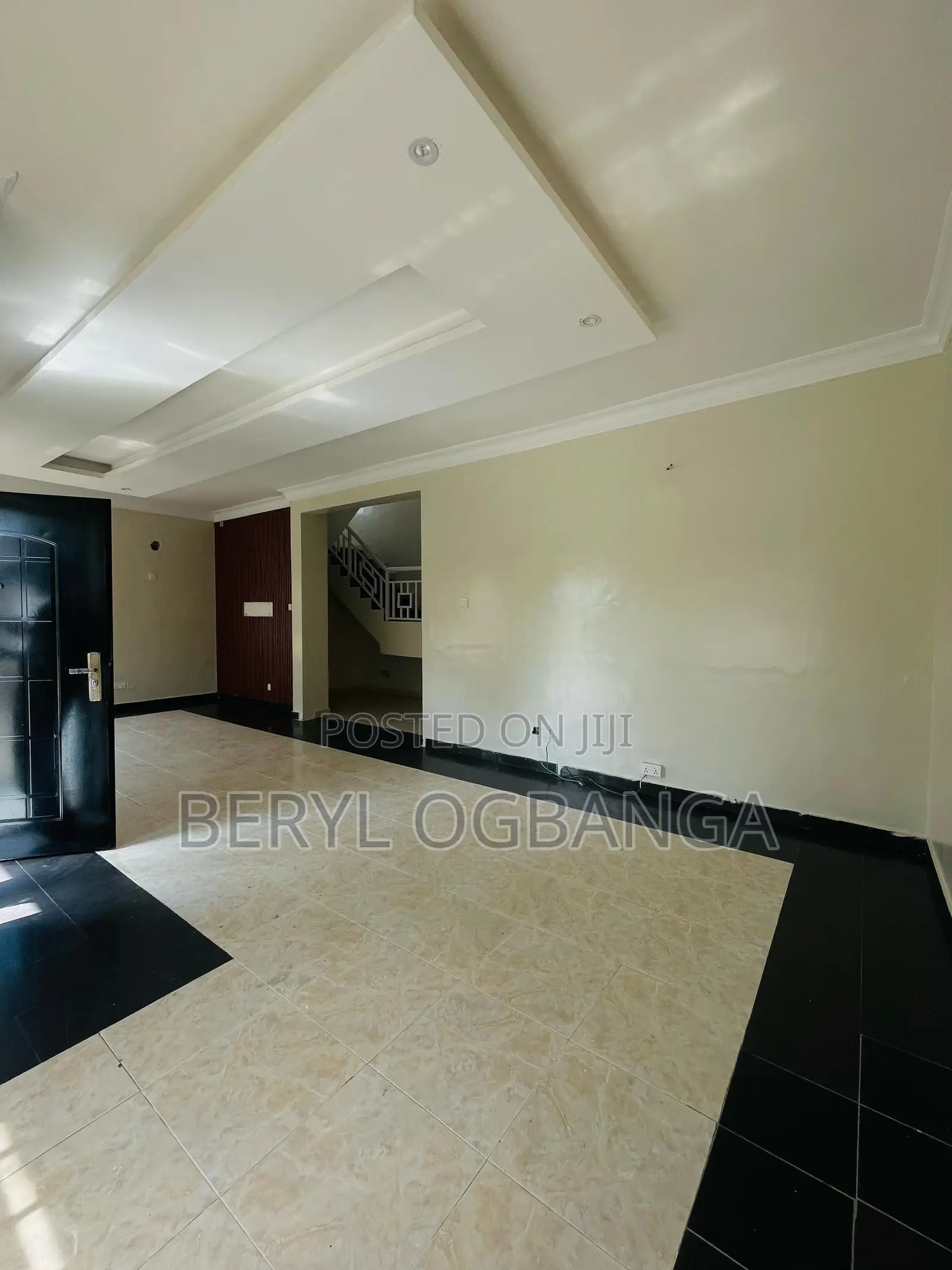 4bdrm Duplex in Chevron for rent in Chevron