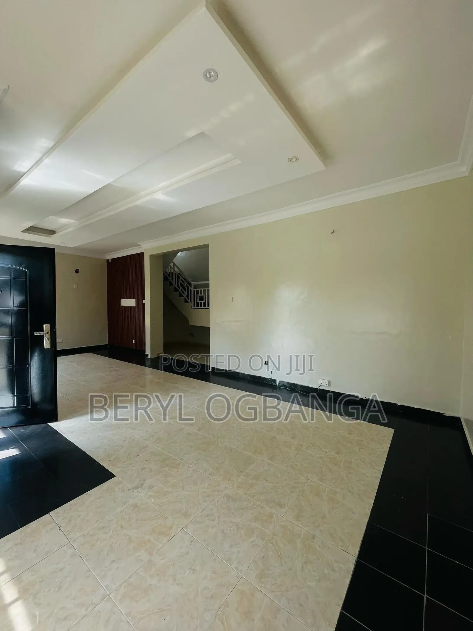 4bdrm Duplex in Chevron for rent in Chevron