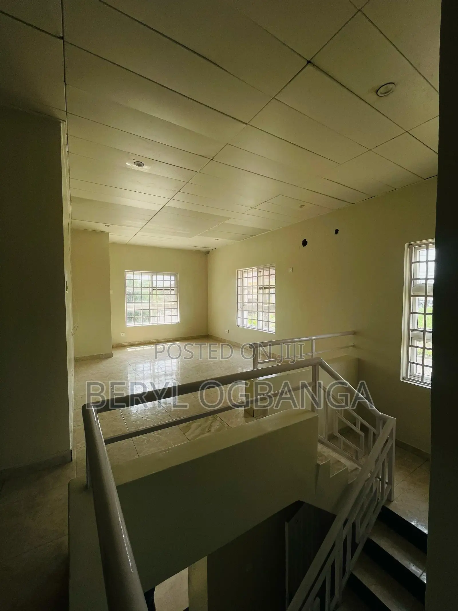 4bdrm Duplex in Chevron for rent in Chevron