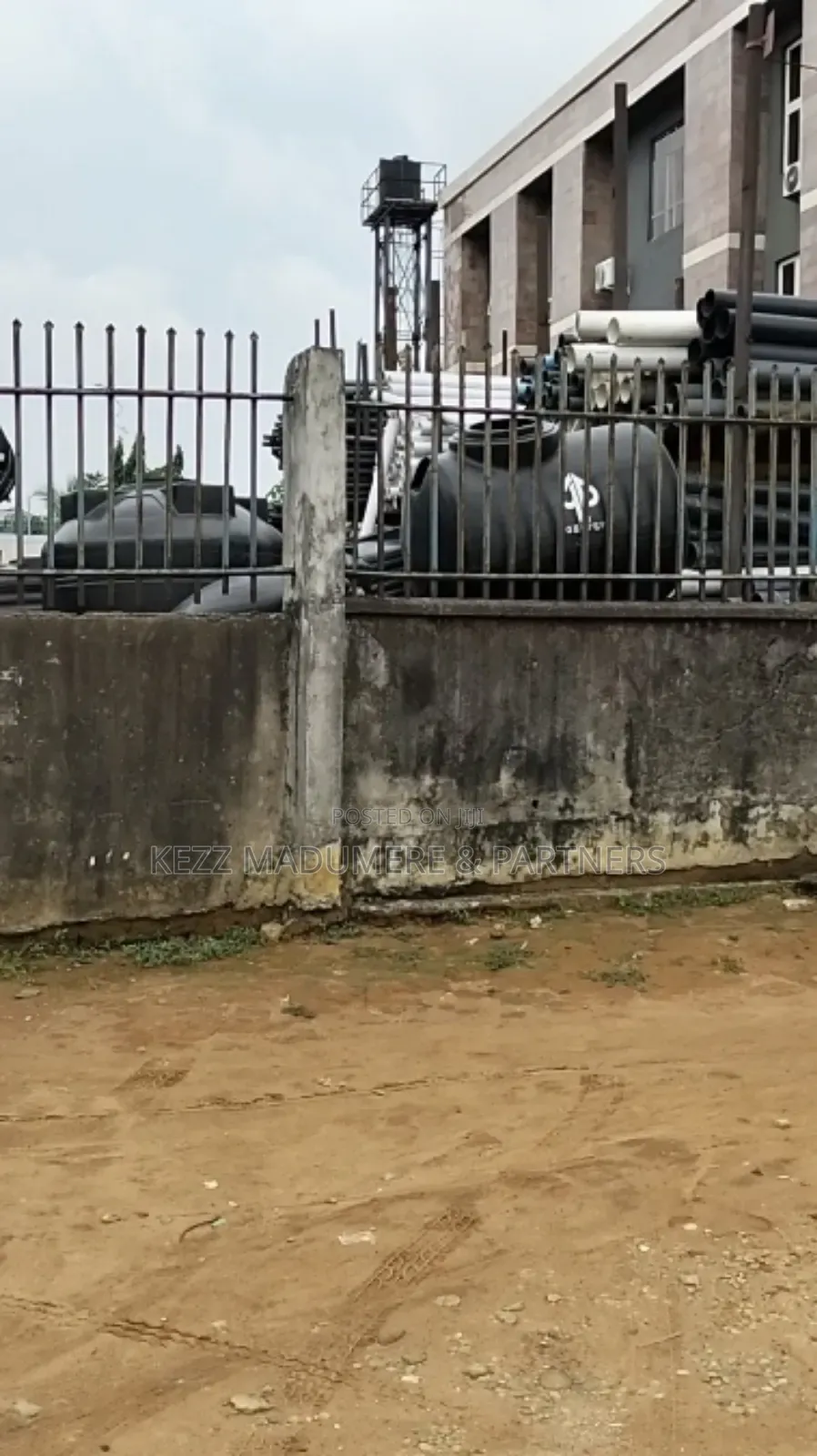 For Sale : 41⁄2 Plots on Aba Road Port Harcourt in Port-Harcourt