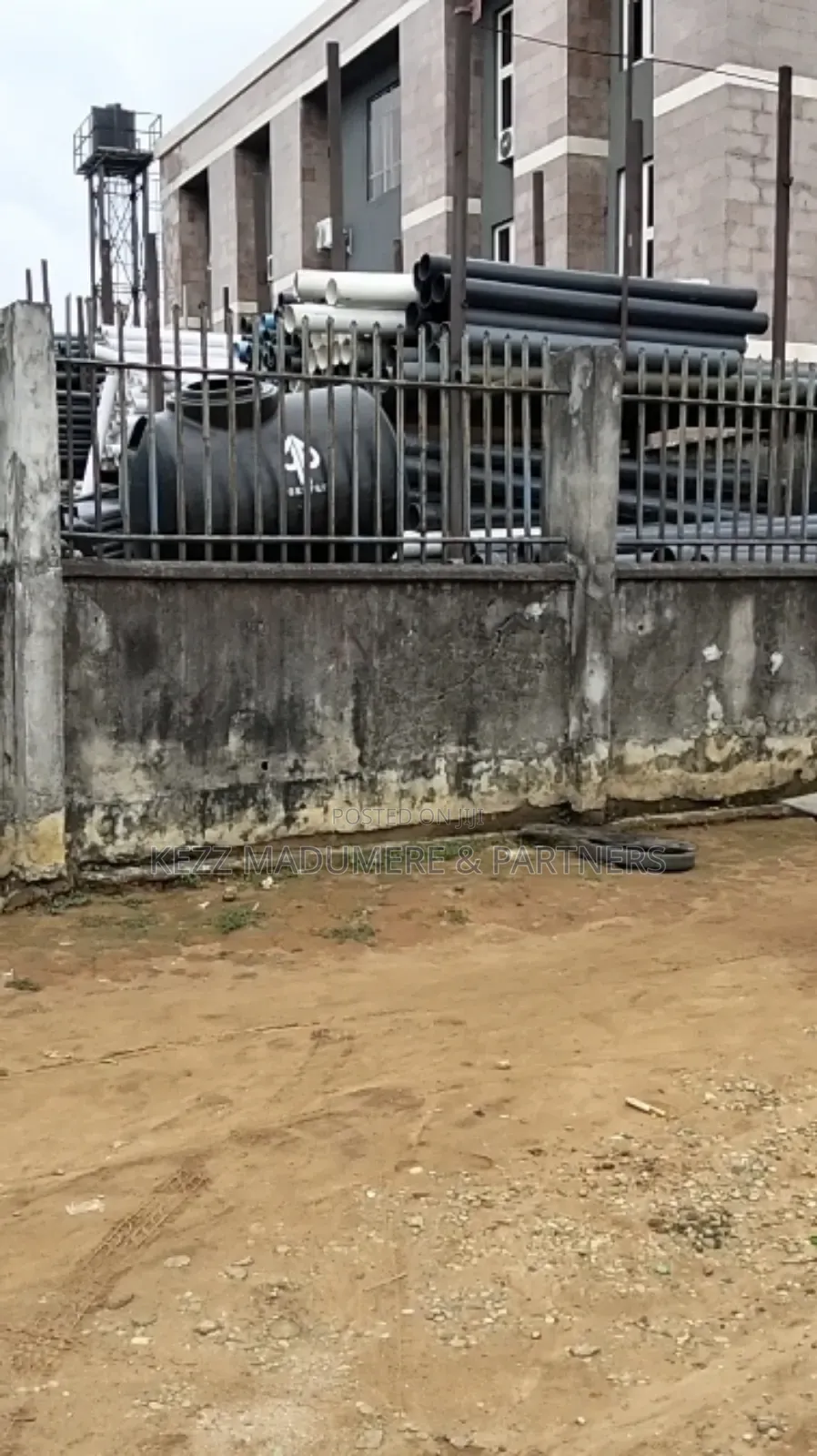 For Sale : 41⁄2 Plots on Aba Road Port Harcourt in Port-Harcourt