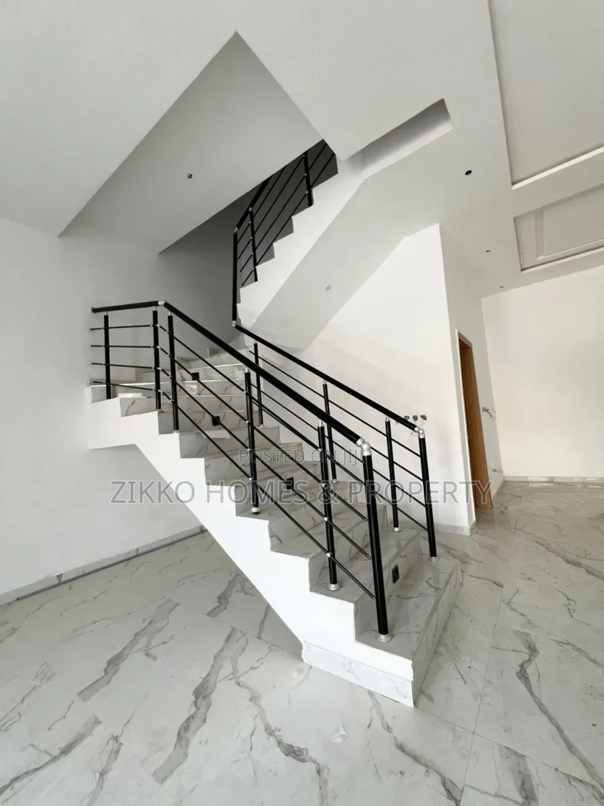 4bdrm Townhouse/Terrace in Harris Drive, Lekki for sale in Lekki