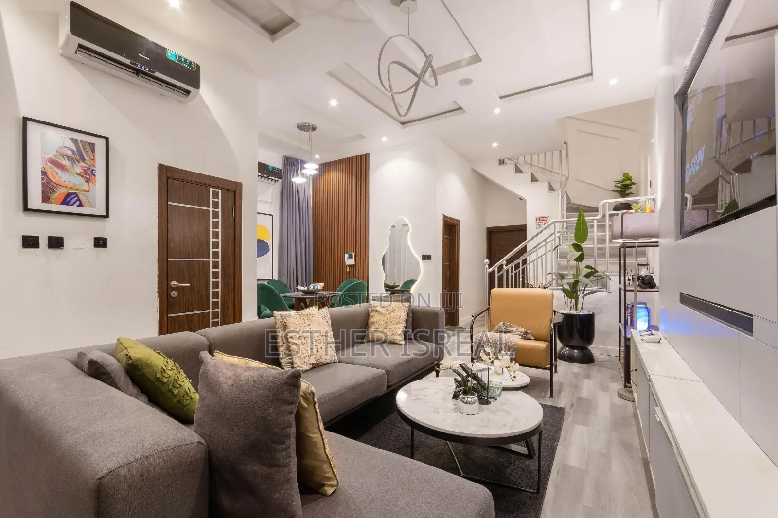 Luxury 3 Bedroom Chevron in Chevron