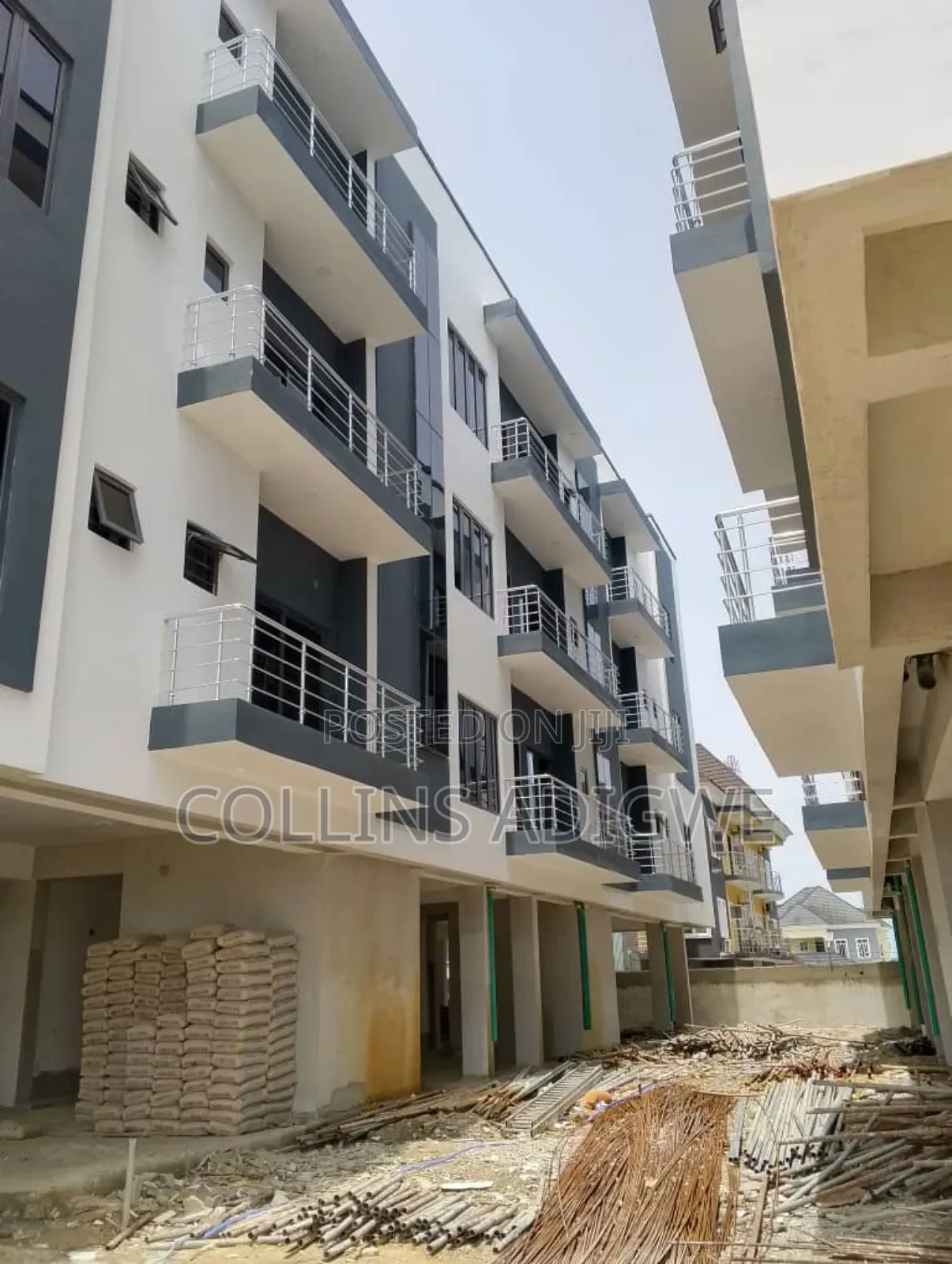 2bdrm Apartment in Orchid Road Chevron for sale in Chevron