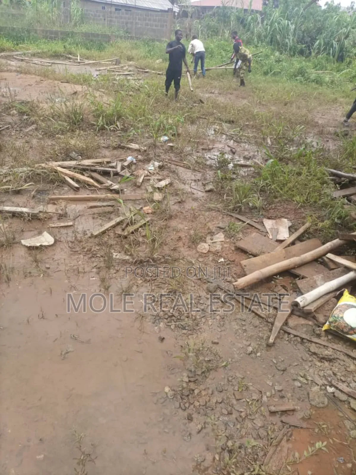 Half Plot Of Dry Table Land Lanre Bustop Iguando Lagos in Ikotun/Igando