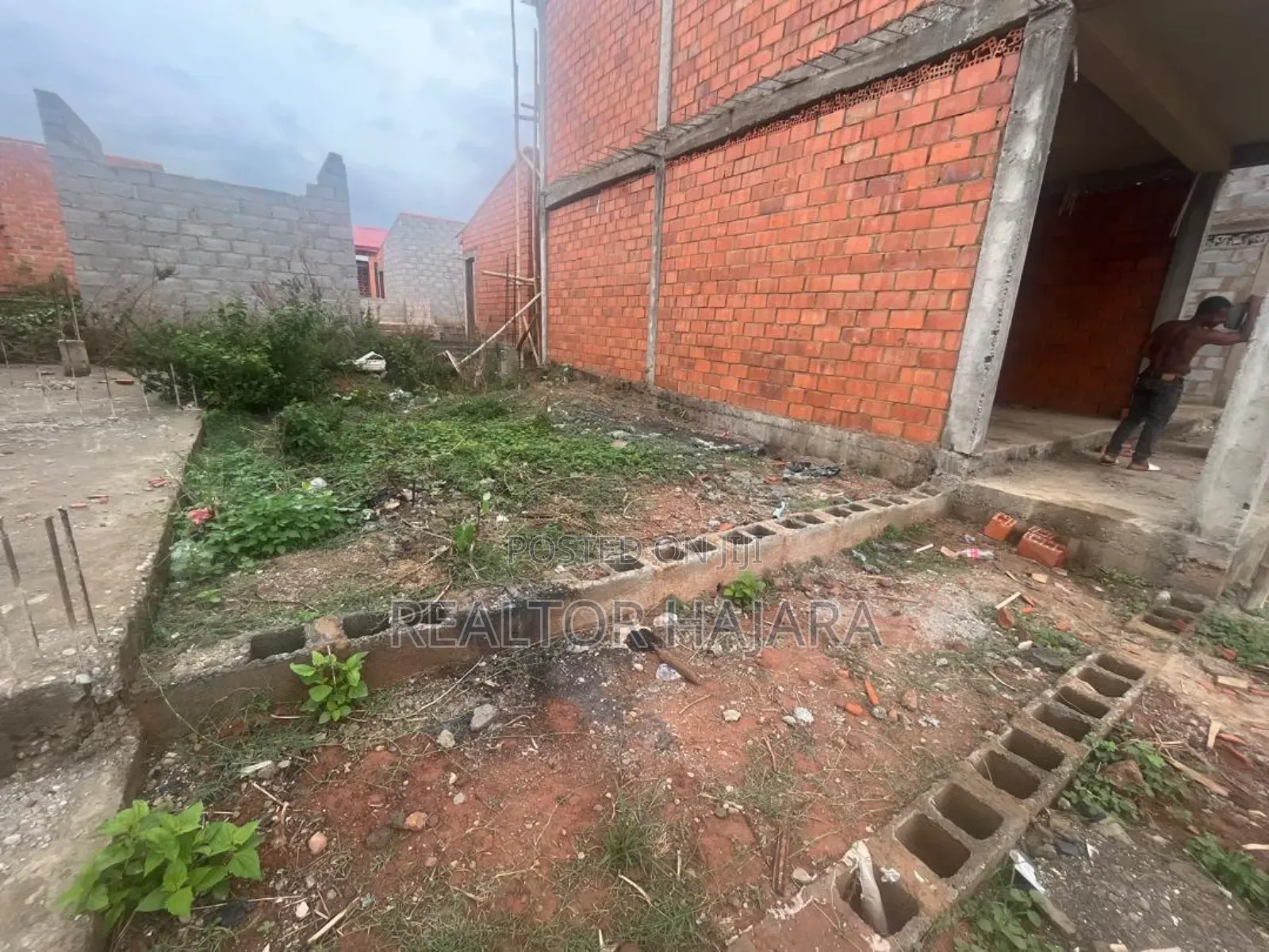 Warehouse Plot for Sale at Building Material Market Kubwa in Kubwa