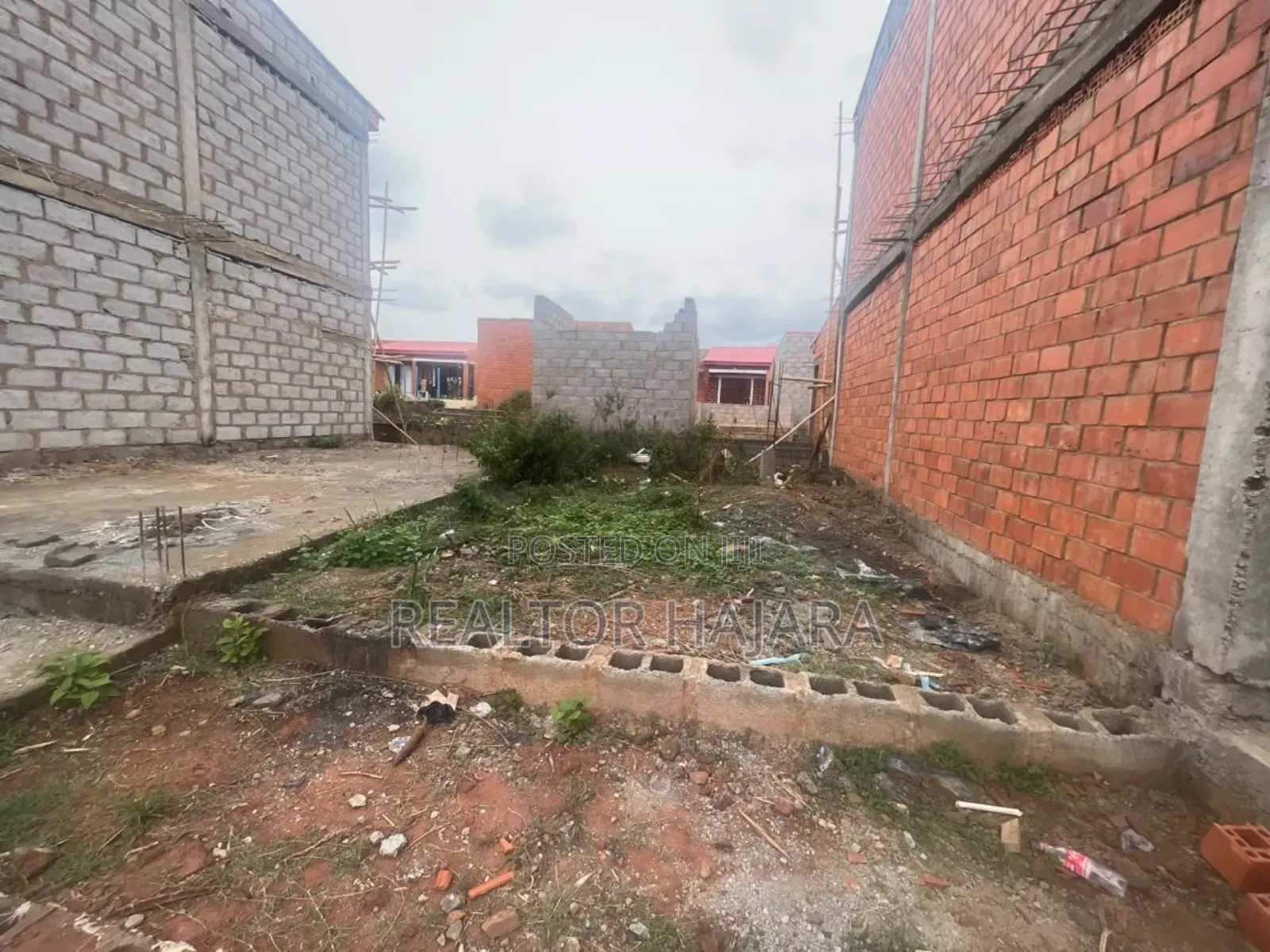 Warehouse Plot for Sale at Building Material Market Kubwa in Kubwa