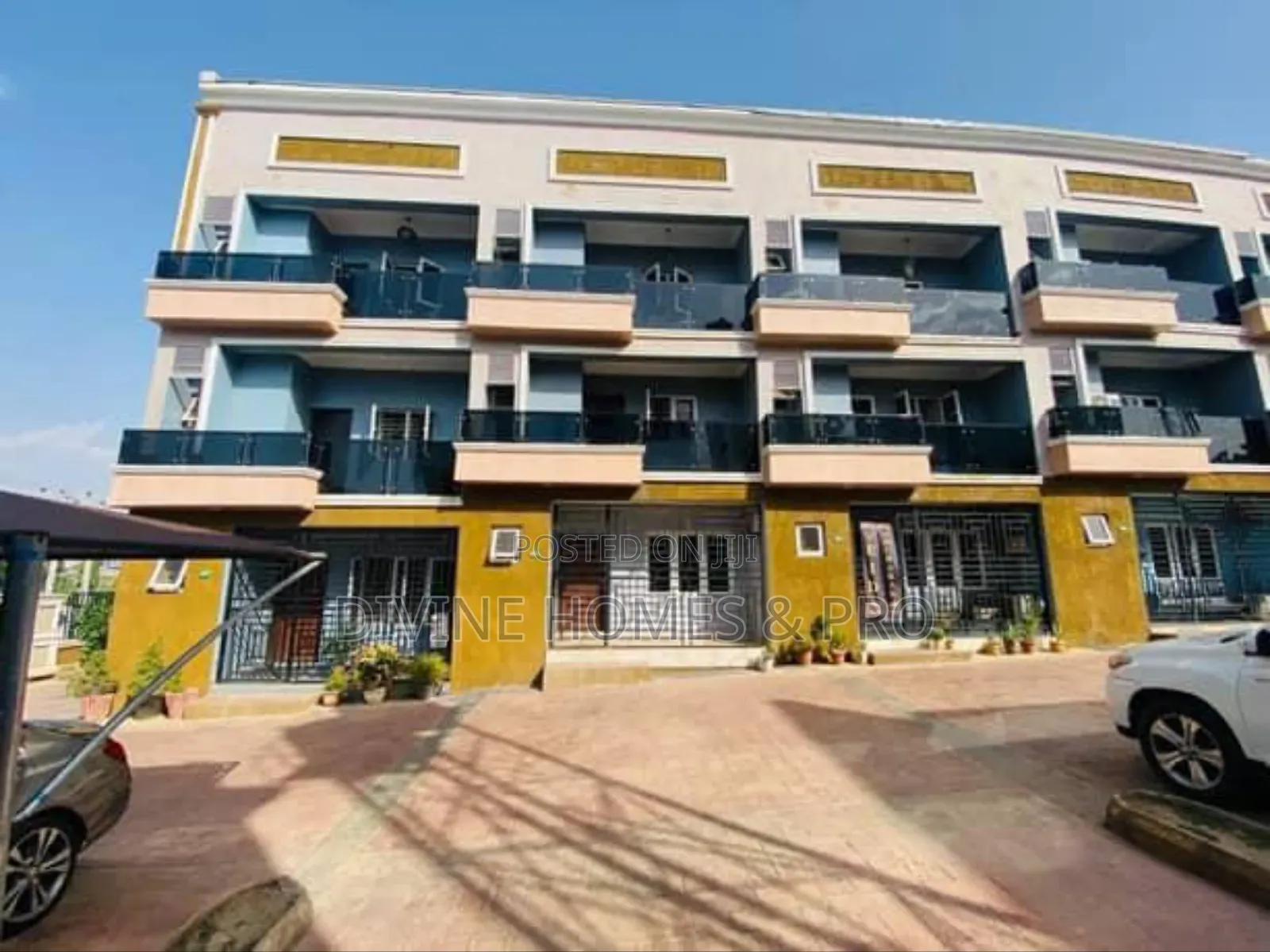 4bdrm Duplex in Kaura for sale in Kaura